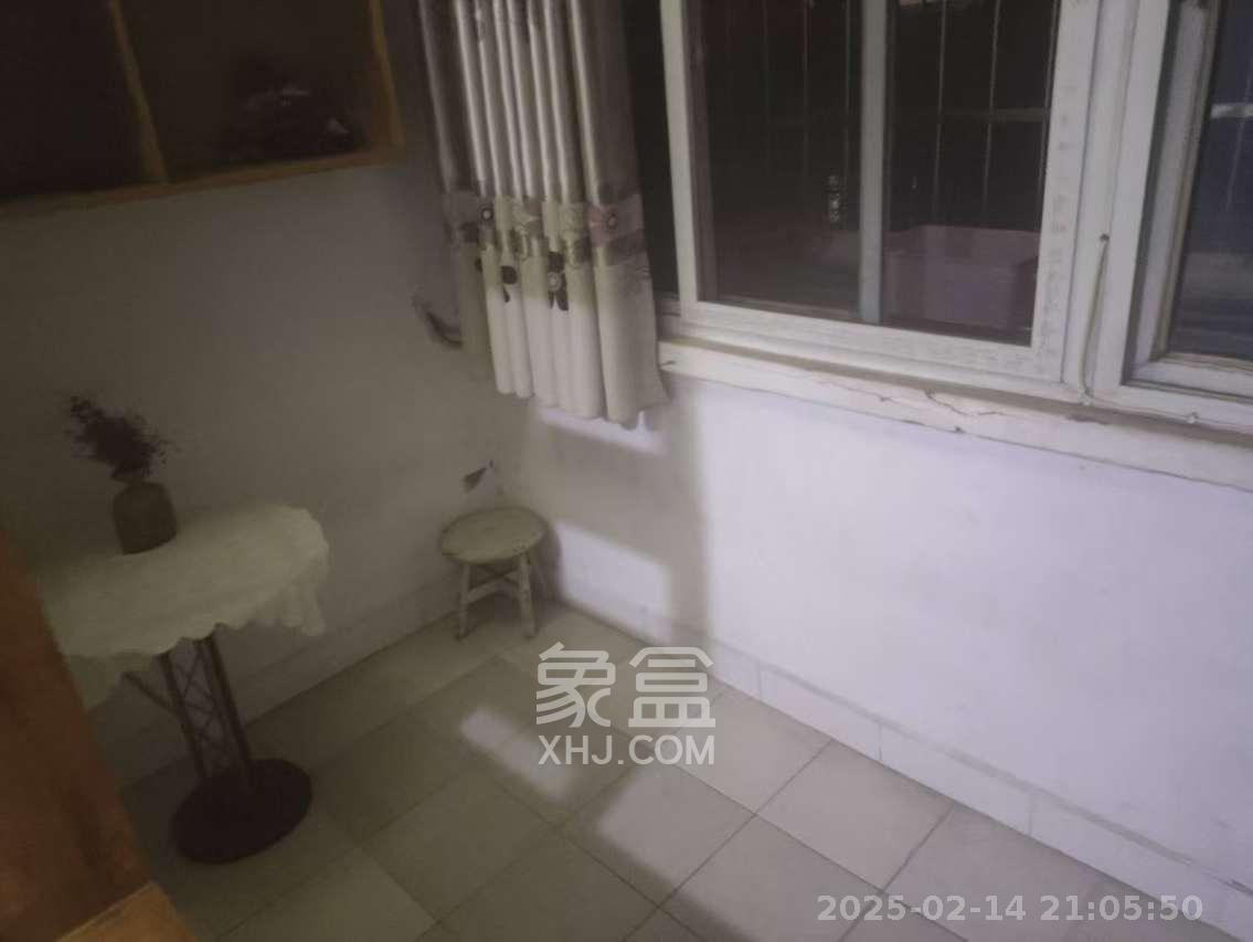 公交金盆小区 1室1厅1卫 1000.0元/月 公交金盆小区 1室1厅1卫 1000.0元/月室内图