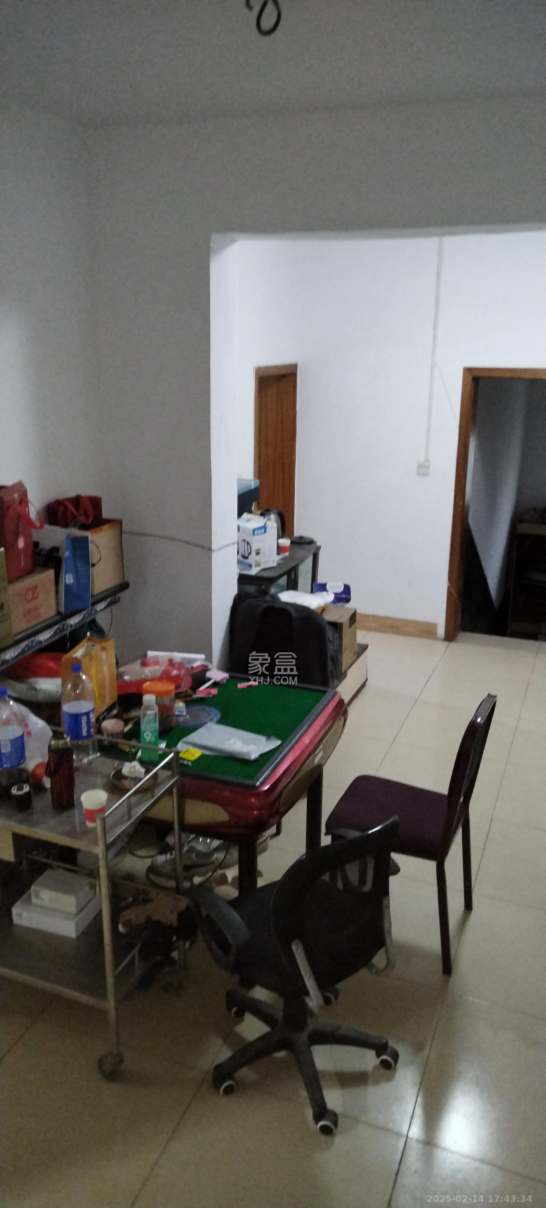 洞井商贸城 5室2厅2卫 2800.0元/月 洞井商贸城 5室2厅2卫 2800.0元/月室内图