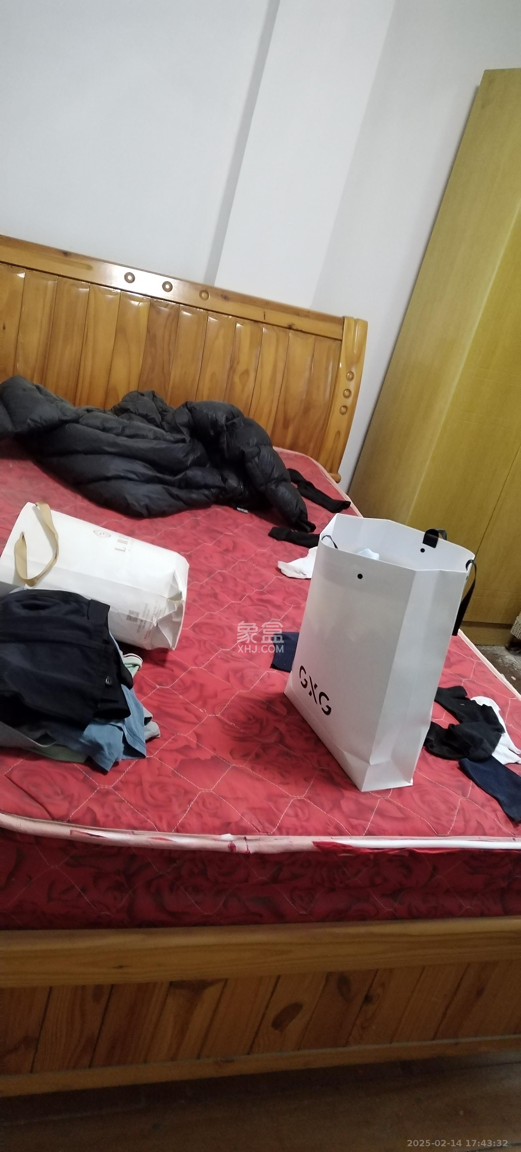 洞井商贸城 5室2厅2卫 2800.0元/月 洞井商贸城 5室2厅2卫 2800.0元/月室内图