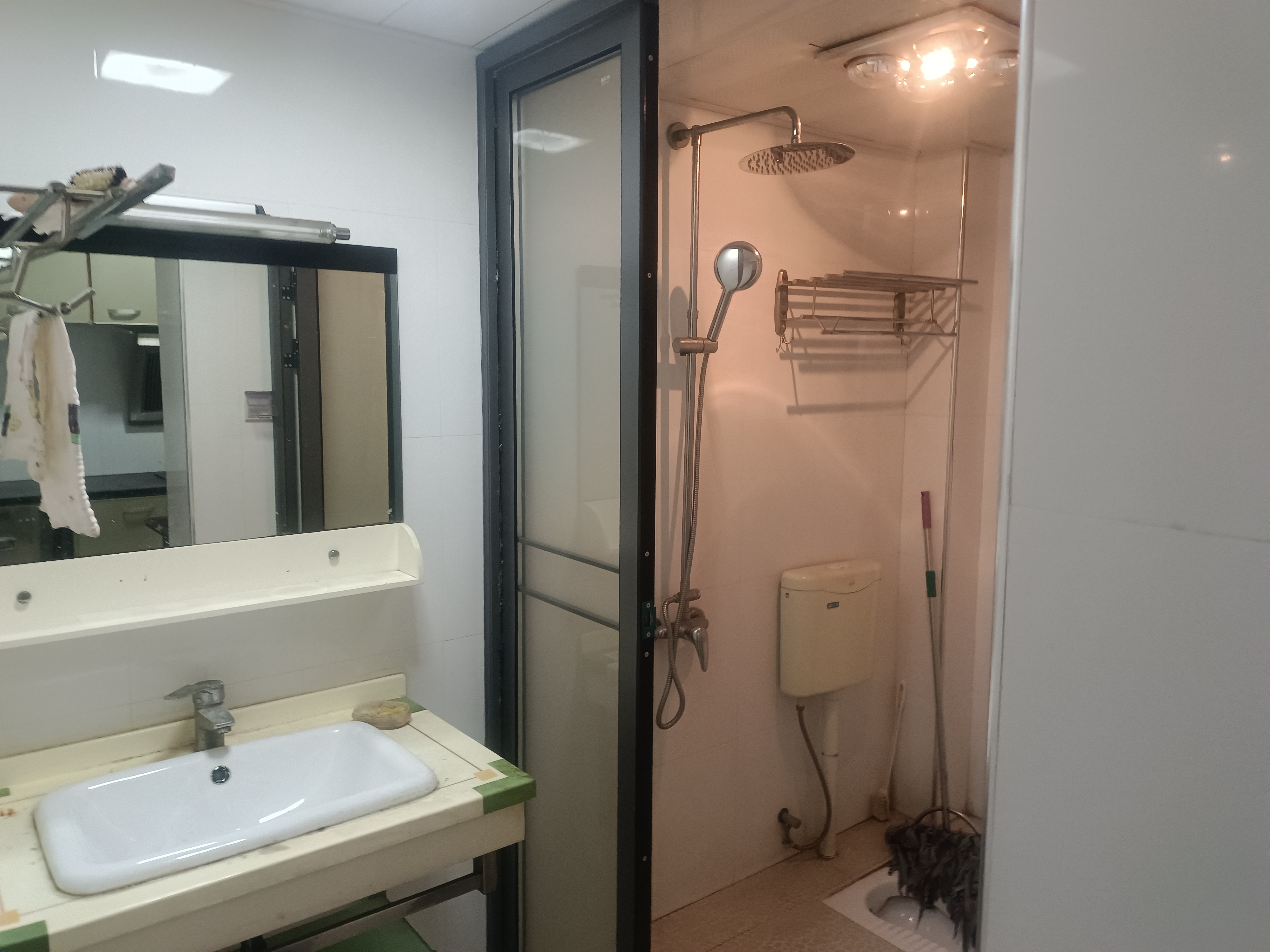 月子冲小区 4室2厅1卫 850.0元/月 月子冲小区 4室2厅1卫 850.0元/月室内图