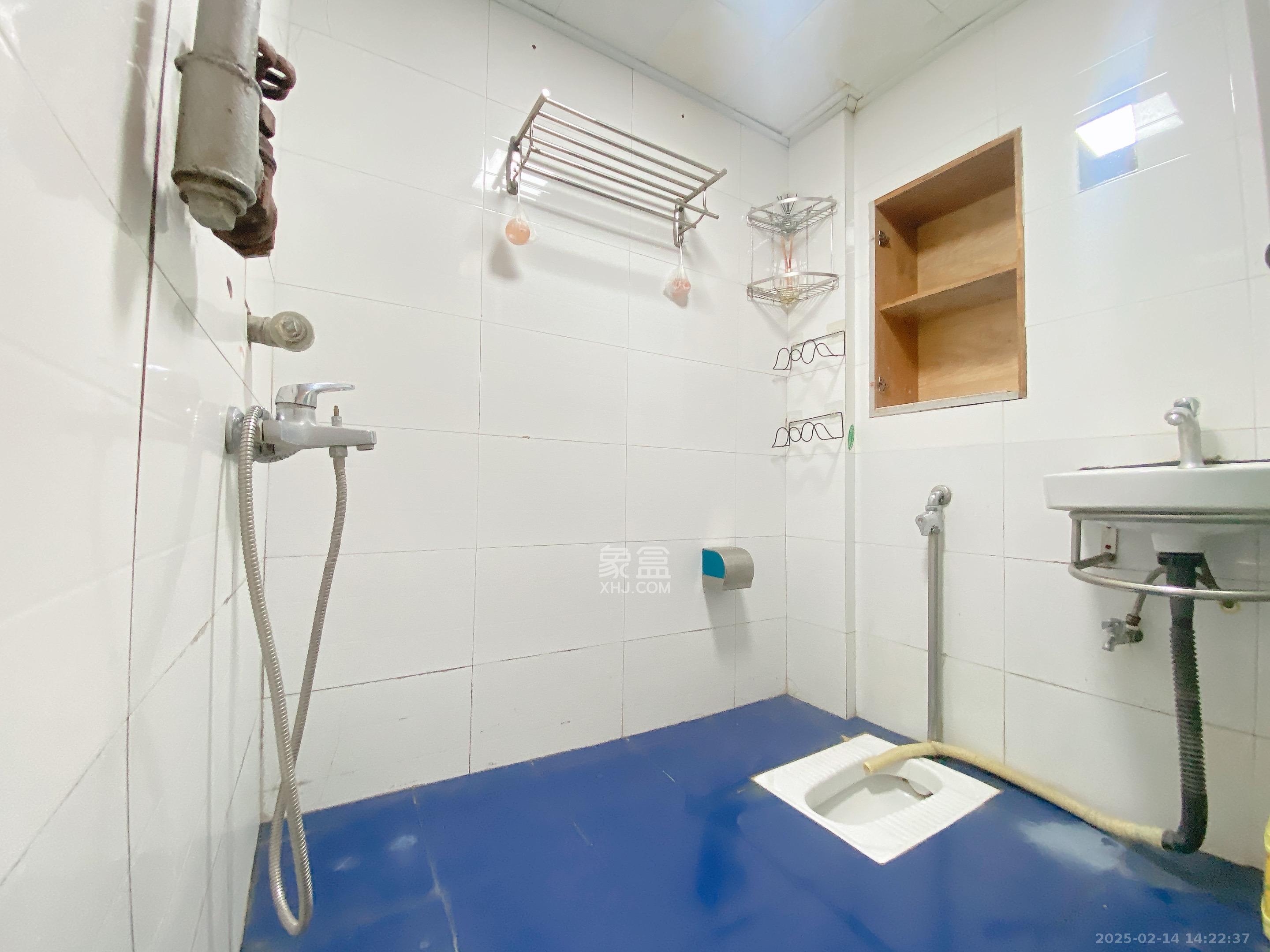 隆华金属宿舍 2室2厅1卫 2500.0元/月 隆华金属宿舍 2室2厅1卫 2500.0元/月室内图