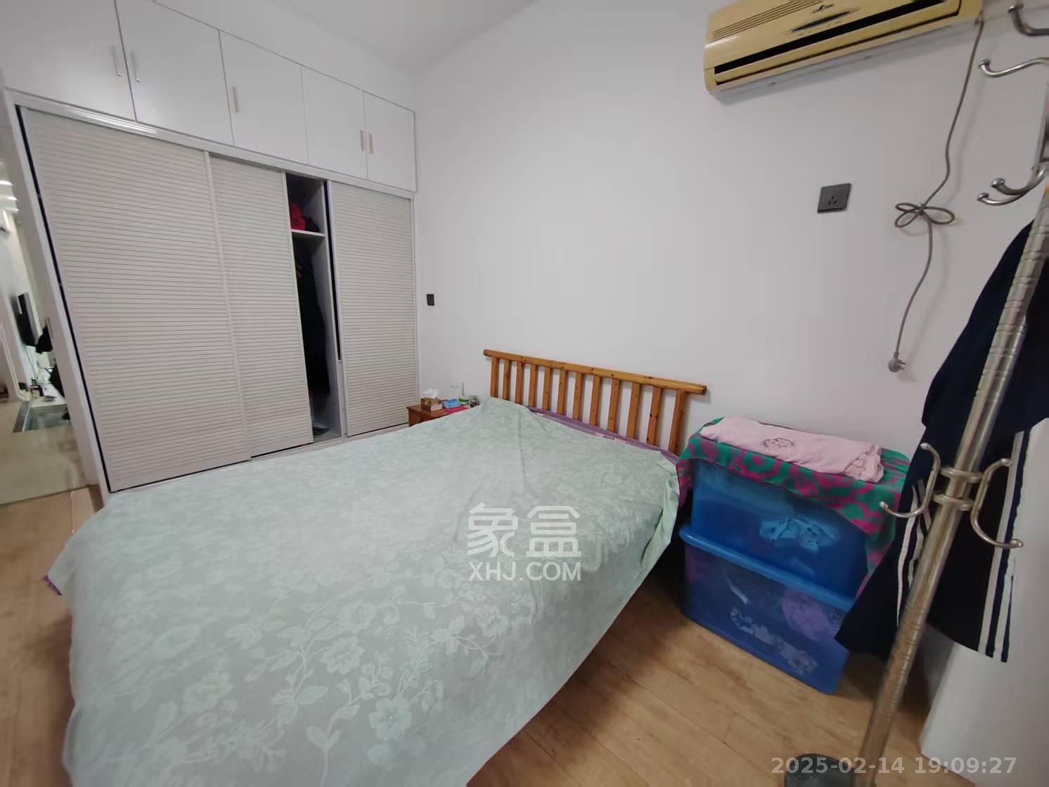 新景家园  2室2厅1卫   1200.00元/月室内图1