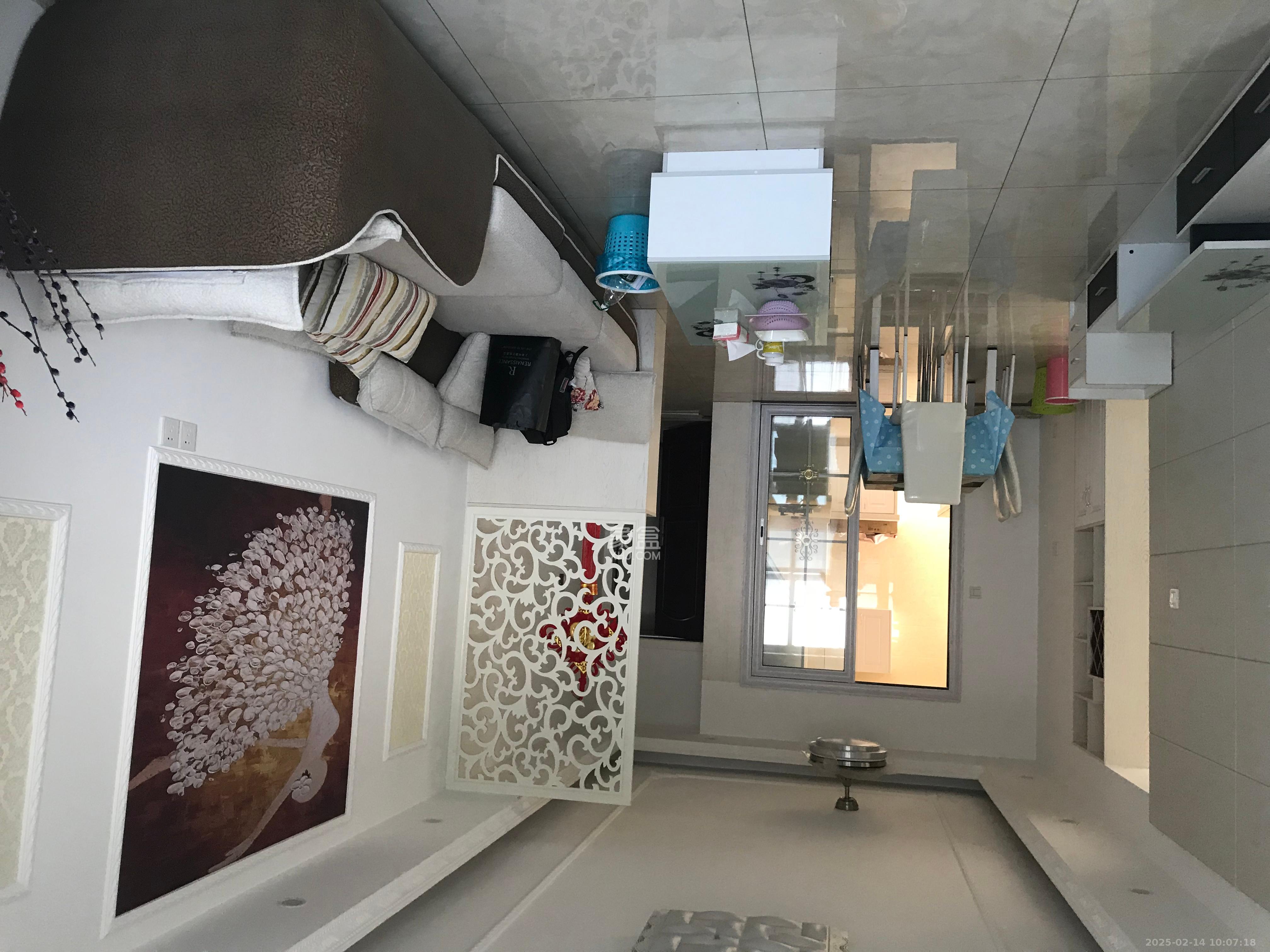 长房半岛蓝湾（观山月）  3室2厅1卫   2200.00元/月室内图1