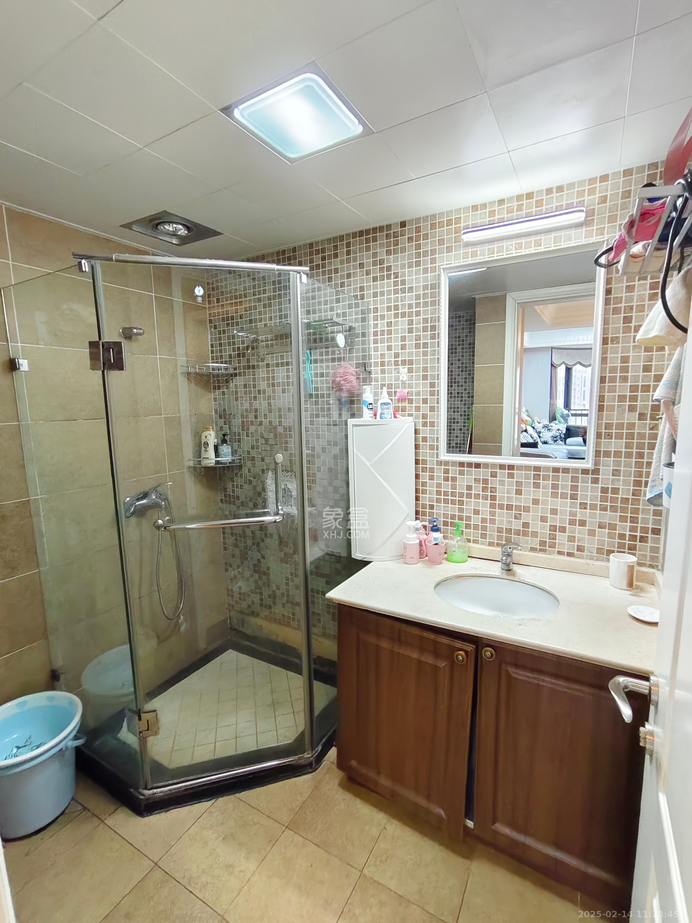 保利城(中航城国际社区、郡原美村) 2室1厅1卫 2200.0元/月 保利城(中航城国际社区、郡原美村) 2室1厅1卫 2200.0元/月室内图