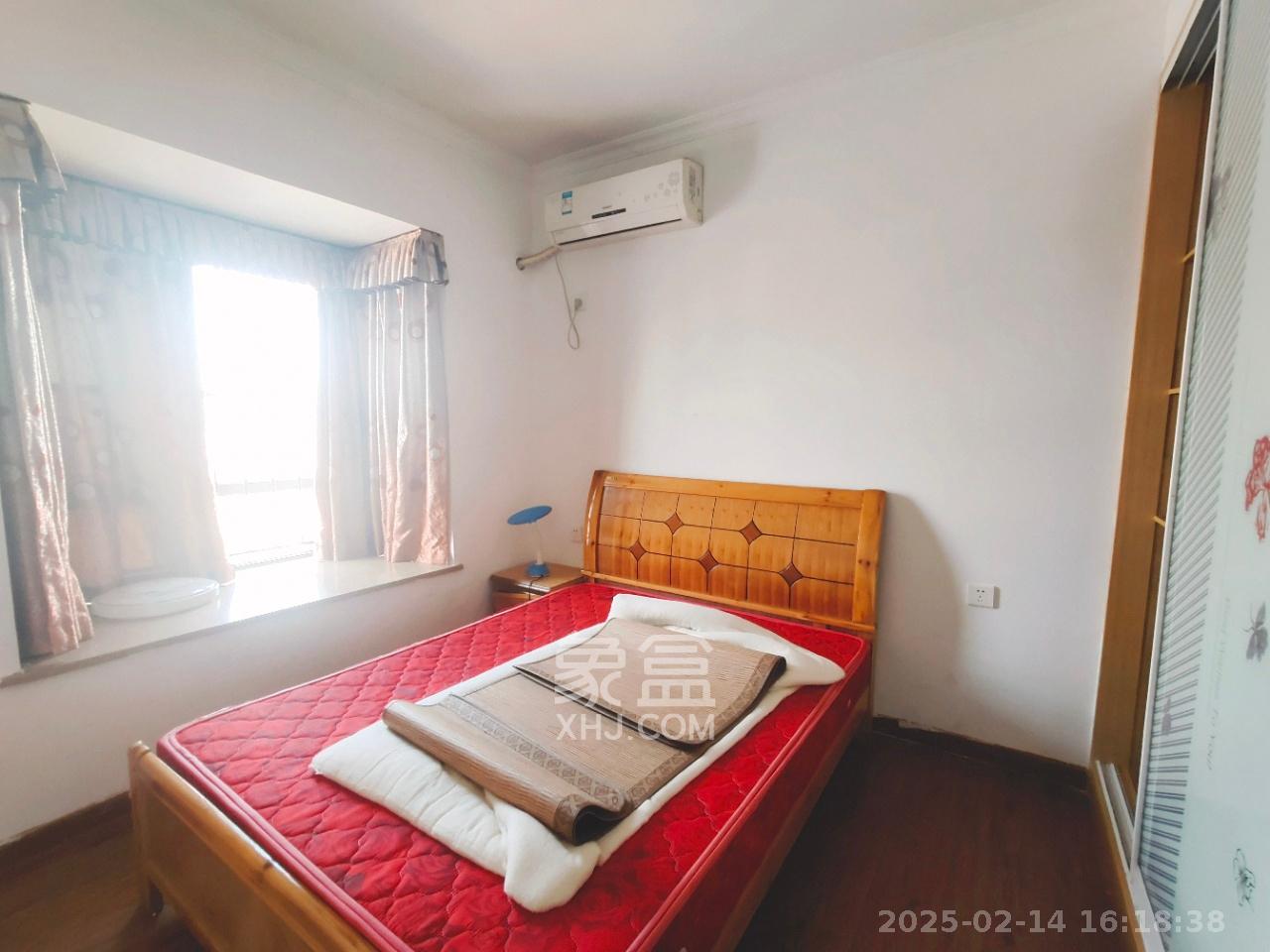 月畔湾  3室2厅2卫   2200.00元/月室内图