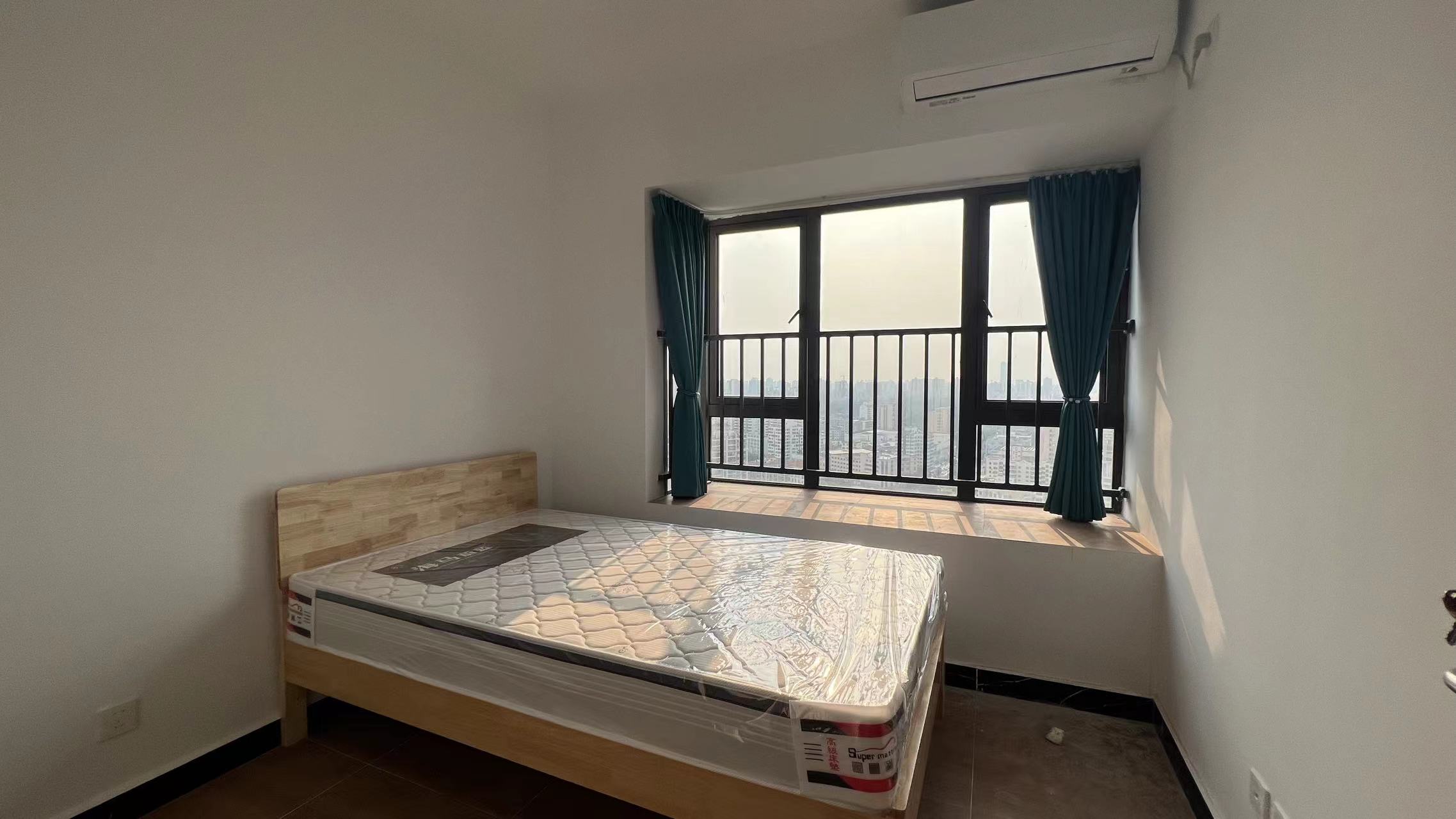 坡博家园一区 2室2厅1卫 2500.0元/月 坡博家园一区 2室2厅1卫 2500.0元/月室内图