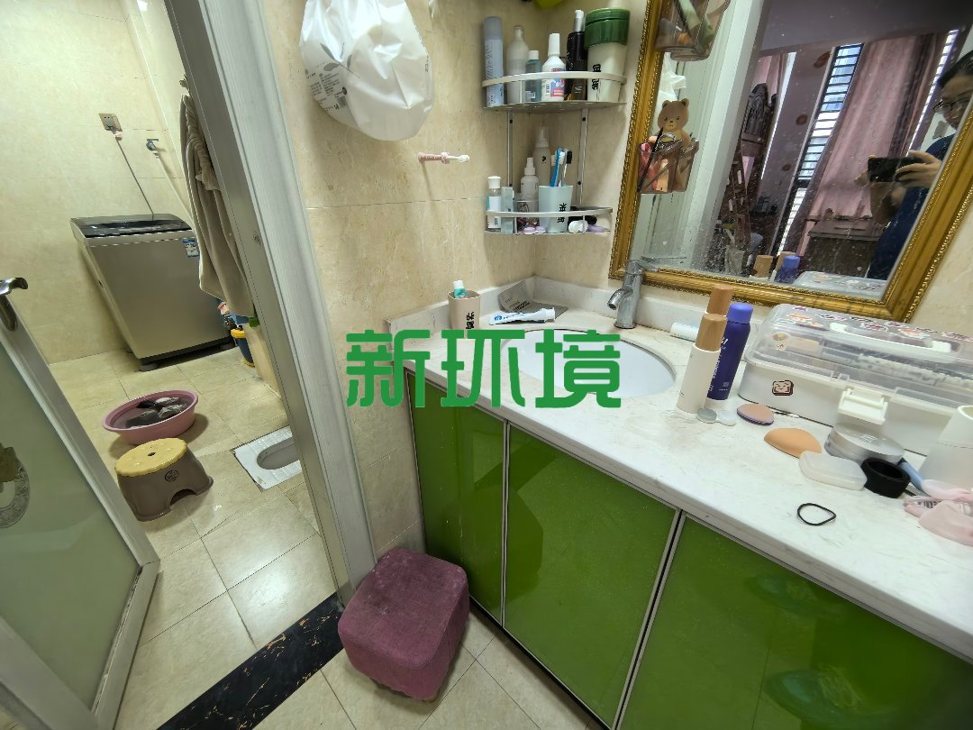 逸臣中央  3室2厅2卫   81.80万客厅