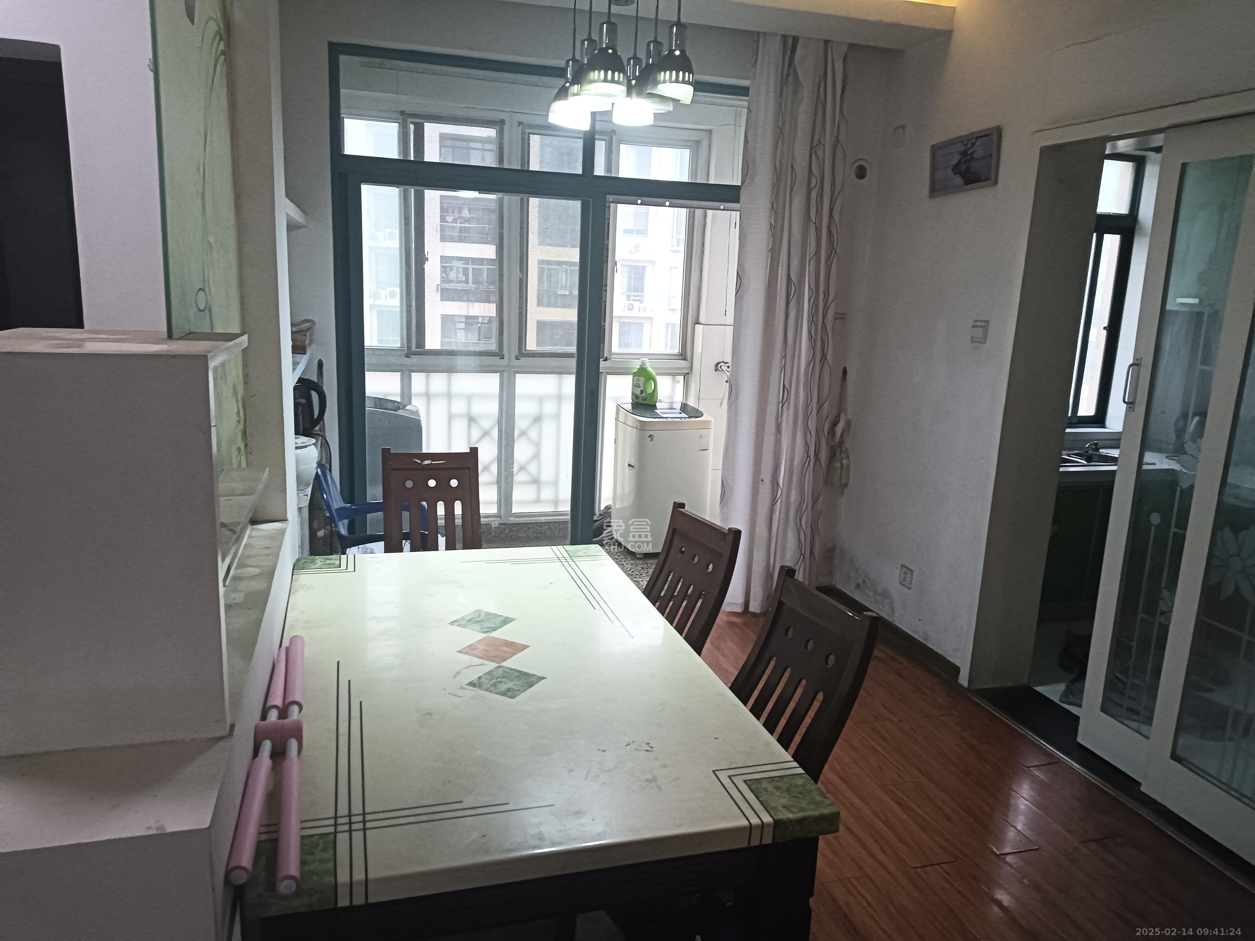 圣爵菲斯 3室2厅2卫 2200.0元/月 圣爵菲斯 3室2厅2卫 2200.0元/月室内图