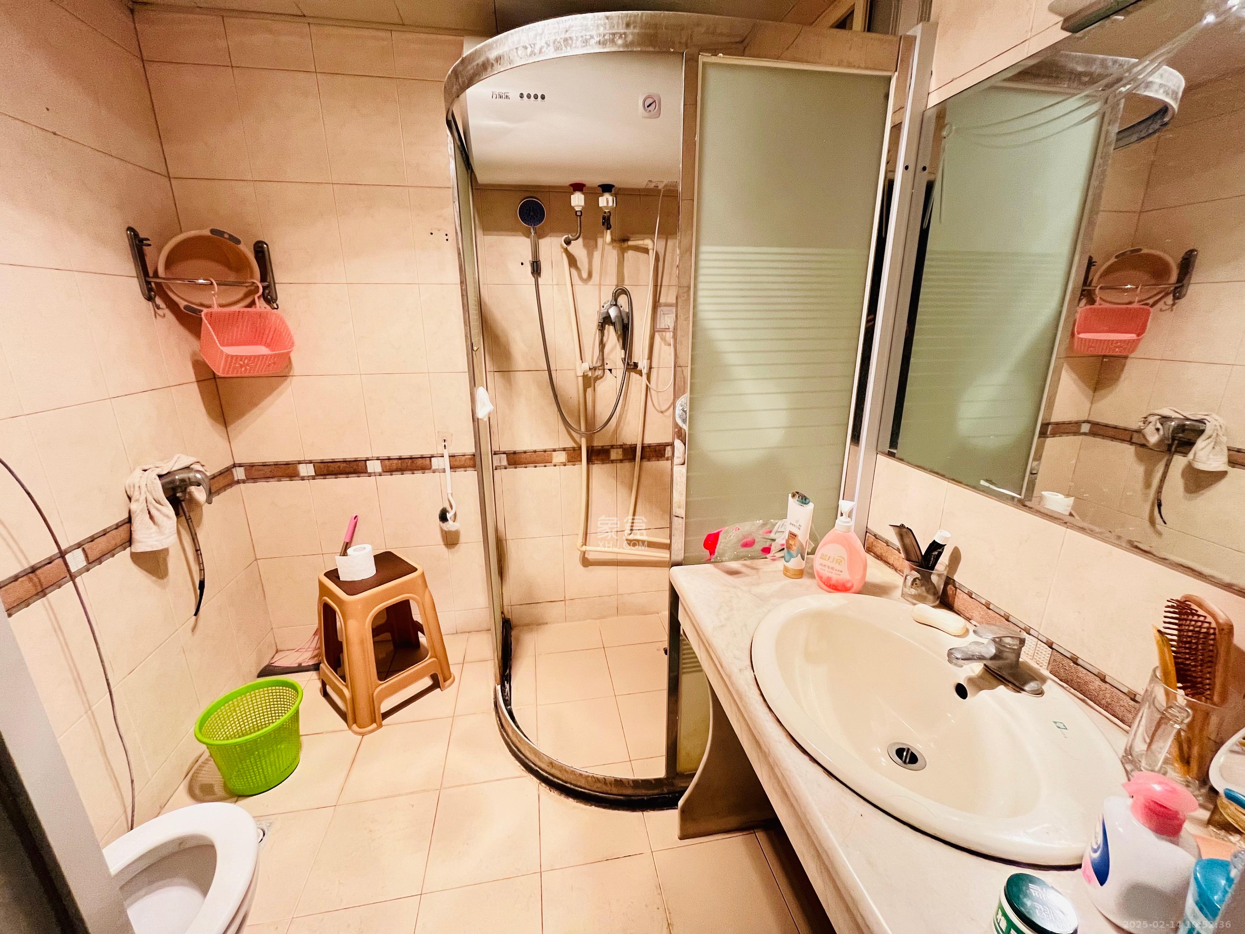 楚湘公寓 6室2厅2卫 5000.0元/月 楚湘公寓 6室2厅2卫 5000.0元/月室内图