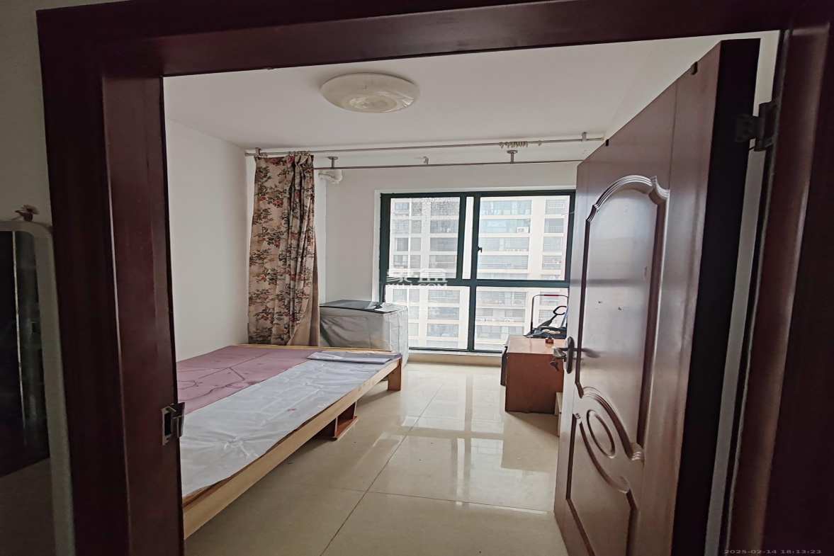 枫华府第  3室2厅1卫    2100.0元/月 枫华府第  3室2厅1卫    2100.0元/月室内图