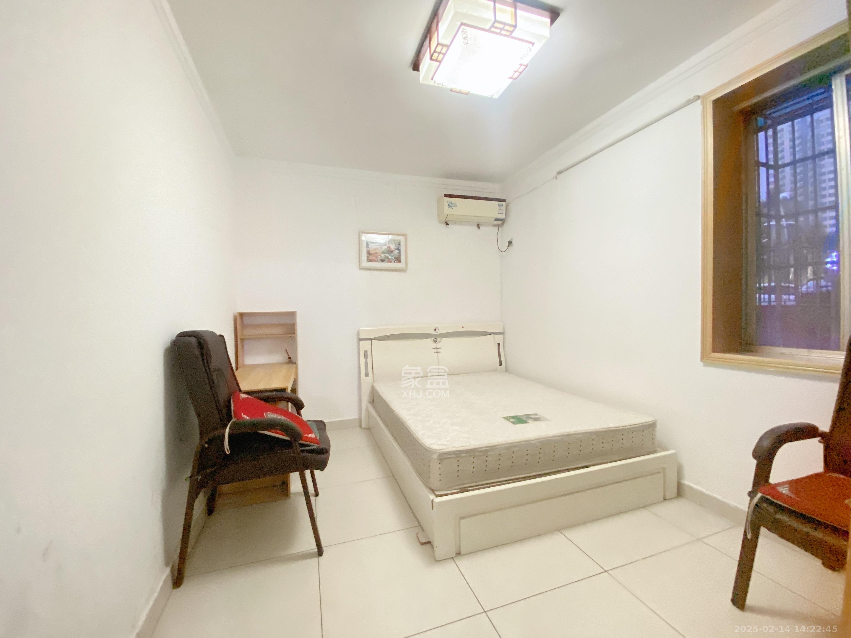 隆华金属宿舍 2室2厅1卫 2500.0元/月 隆华金属宿舍 2室2厅1卫 2500.0元/月室内图