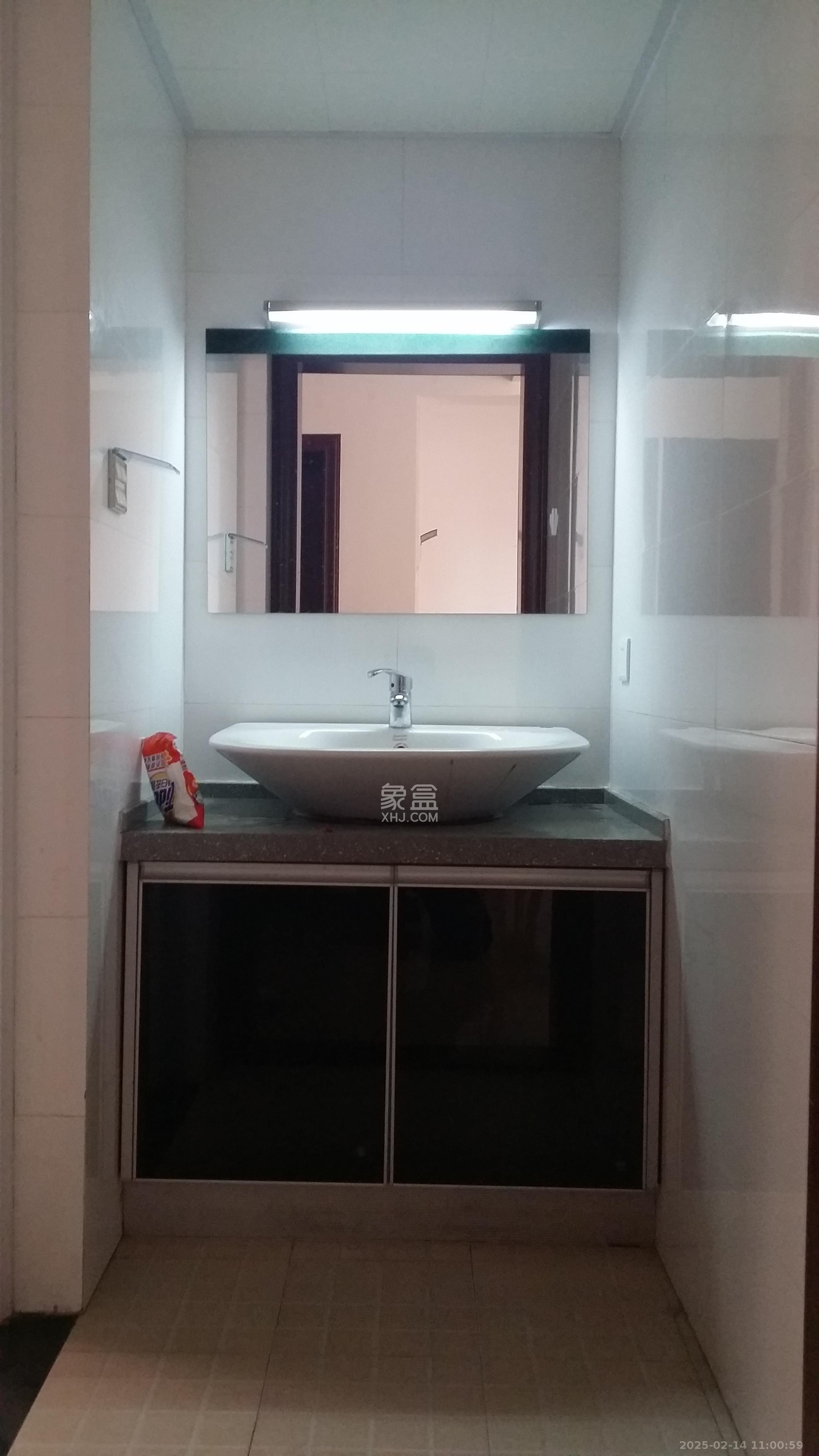 东玺门  2室2厅1卫    2500.0元/月 东玺门  2室2厅1卫    2500.0元/月室内图