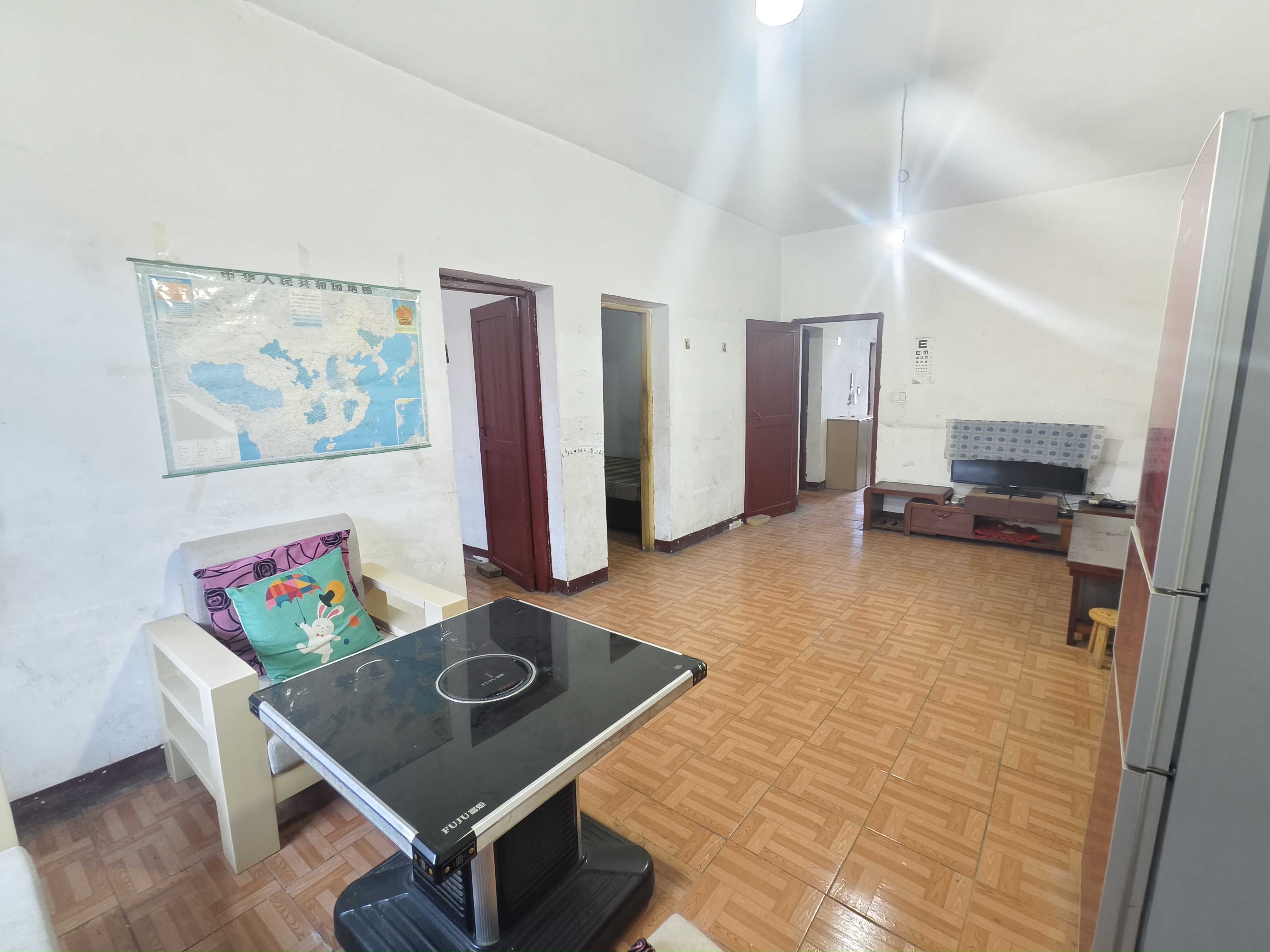 万富街  3室2厅1卫    18.8万客厅