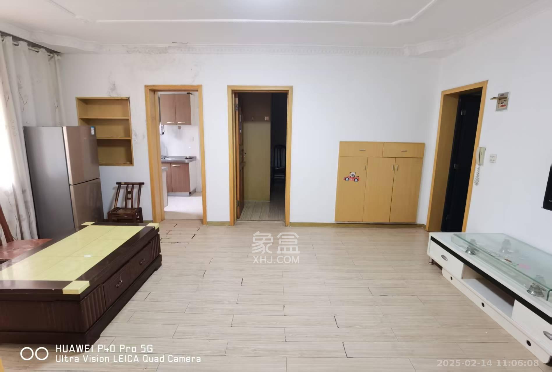 向东南社区 3室2厅1卫 1800.0元/月 向东南社区 3室2厅1卫 1800.0元/月室内图