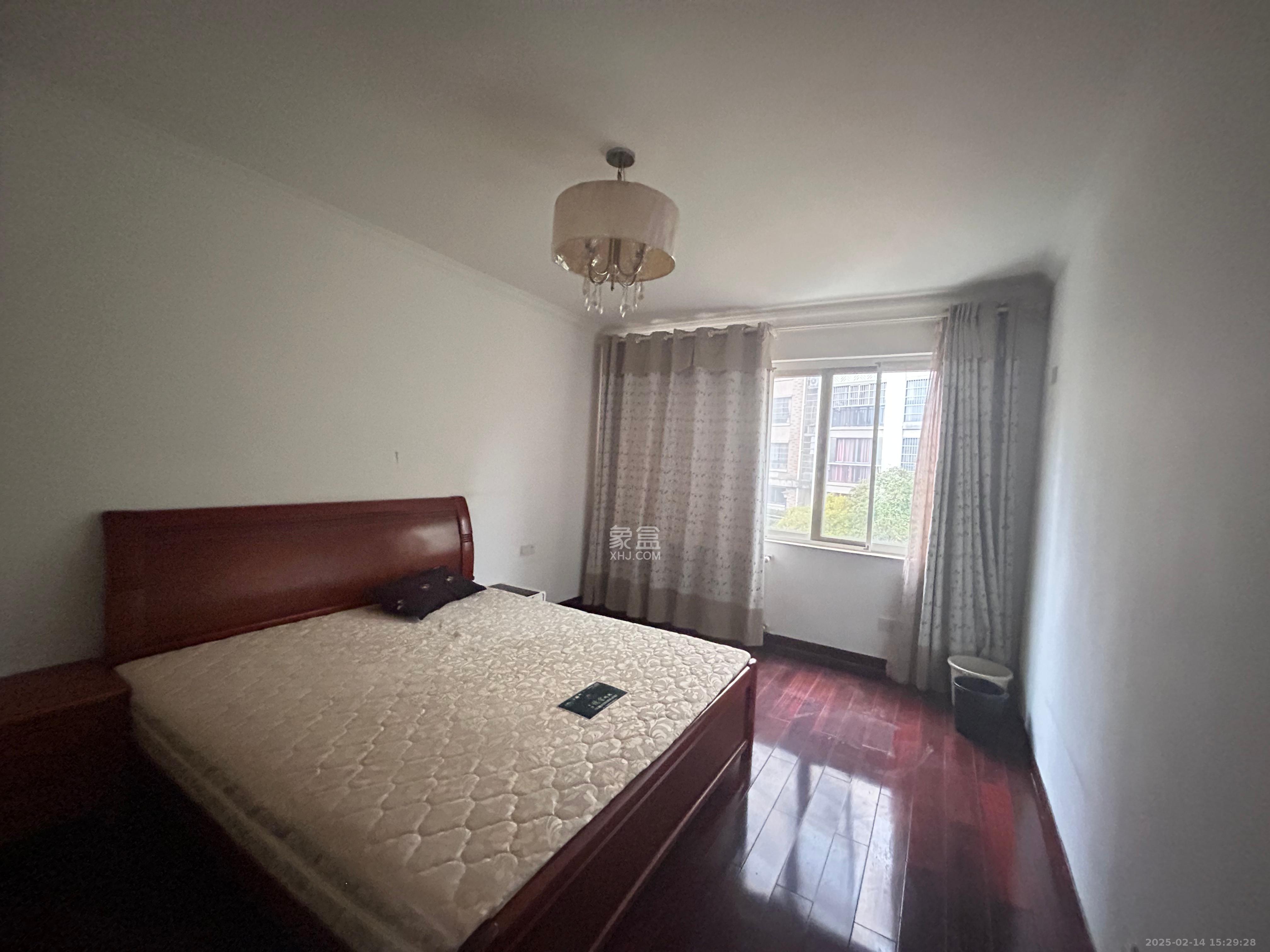 山水湾 4室2厅4卫 11000.0元/月 山水湾 4室2厅4卫 11000.0元/月室内图