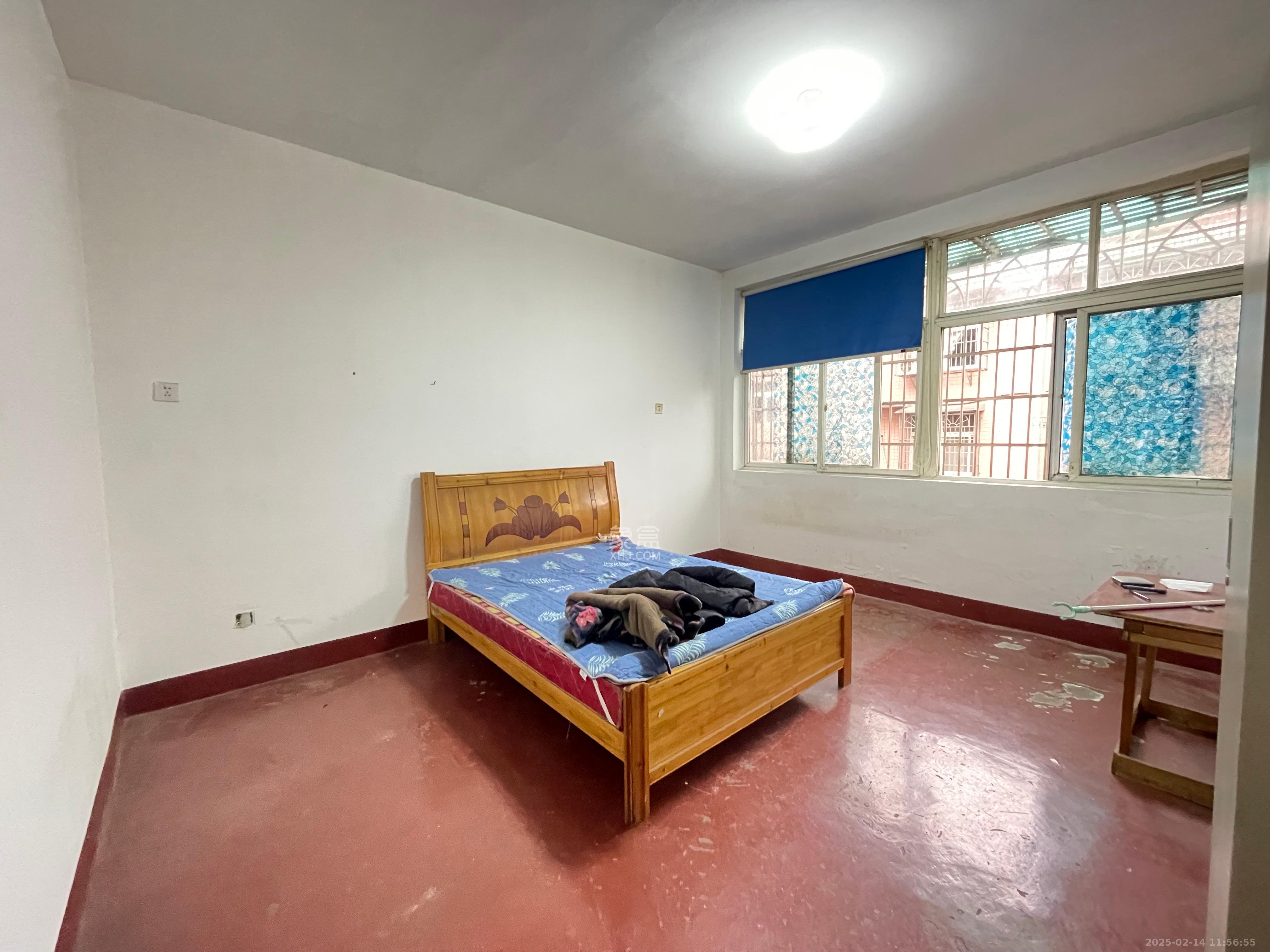 高桥百货皮具城  3室2厅1卫    1400.0元/月 高桥百货皮具城  3室2厅1卫    1400.0元/月室内图