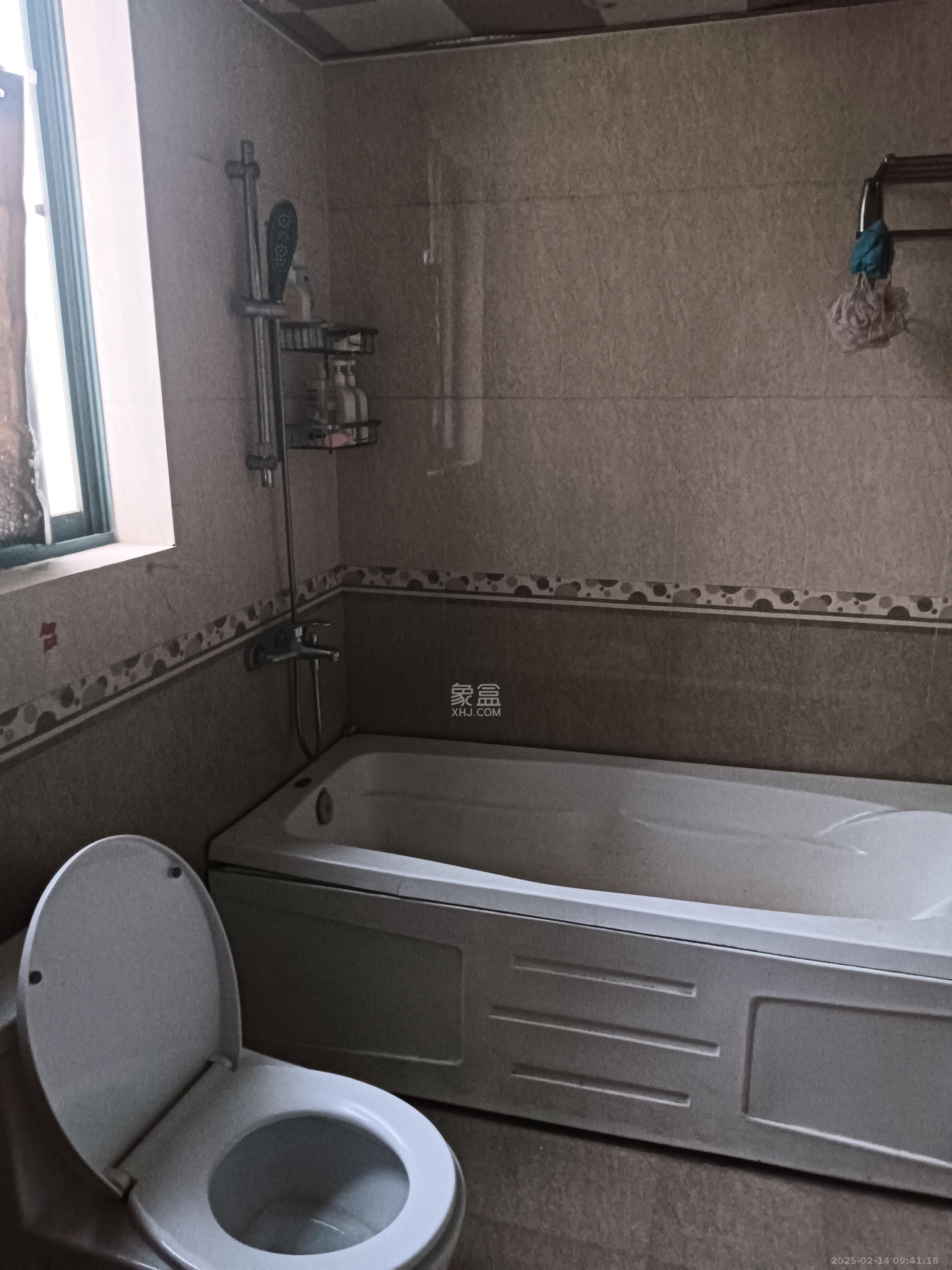 圣爵菲斯 3室2厅2卫 2200.0元/月 圣爵菲斯 3室2厅2卫 2200.0元/月室内图