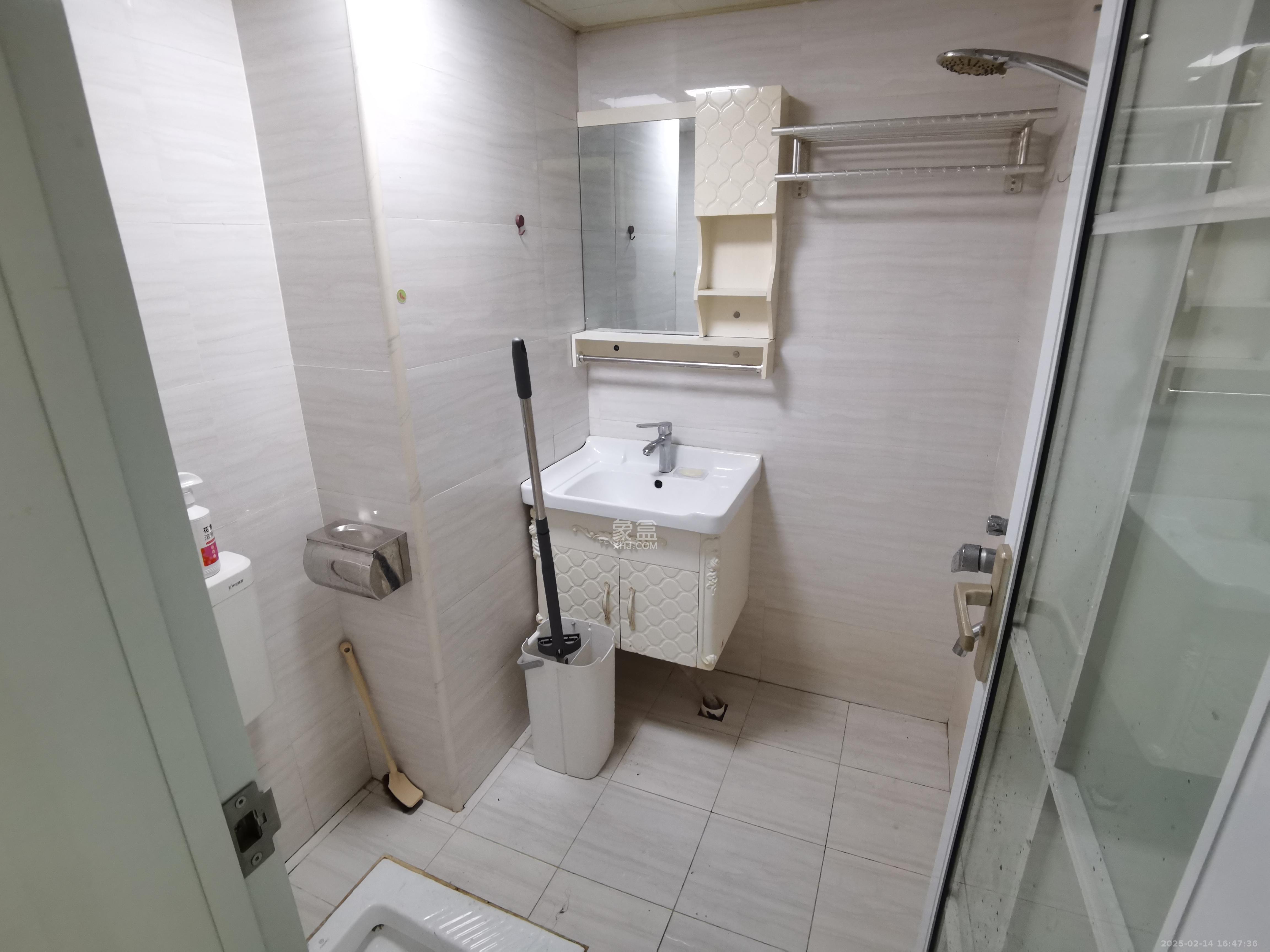 中交里城  2室1廳1衛(wèi)   2100.00元/月室內(nèi)圖