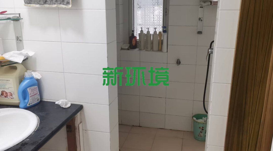 财富地带  3室2厅2卫   60.80万客厅