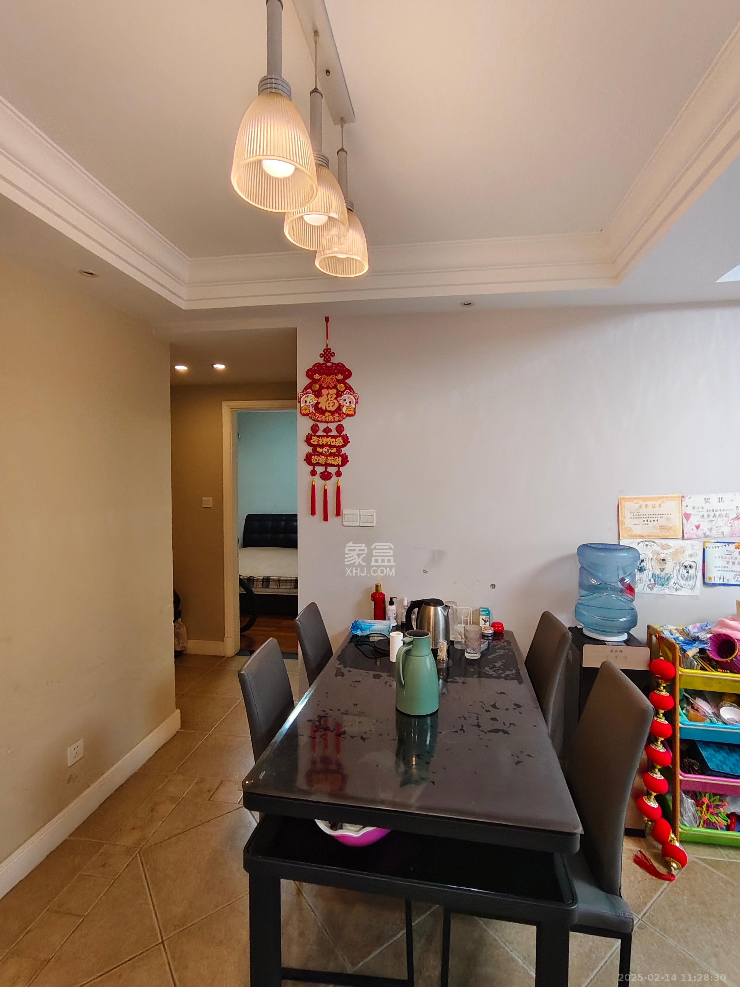 保利城(中航城国际社区、郡原美村) 2室1厅1卫 2200.0元/月 保利城(中航城国际社区、郡原美村) 2室1厅1卫 2200.0元/月室内图