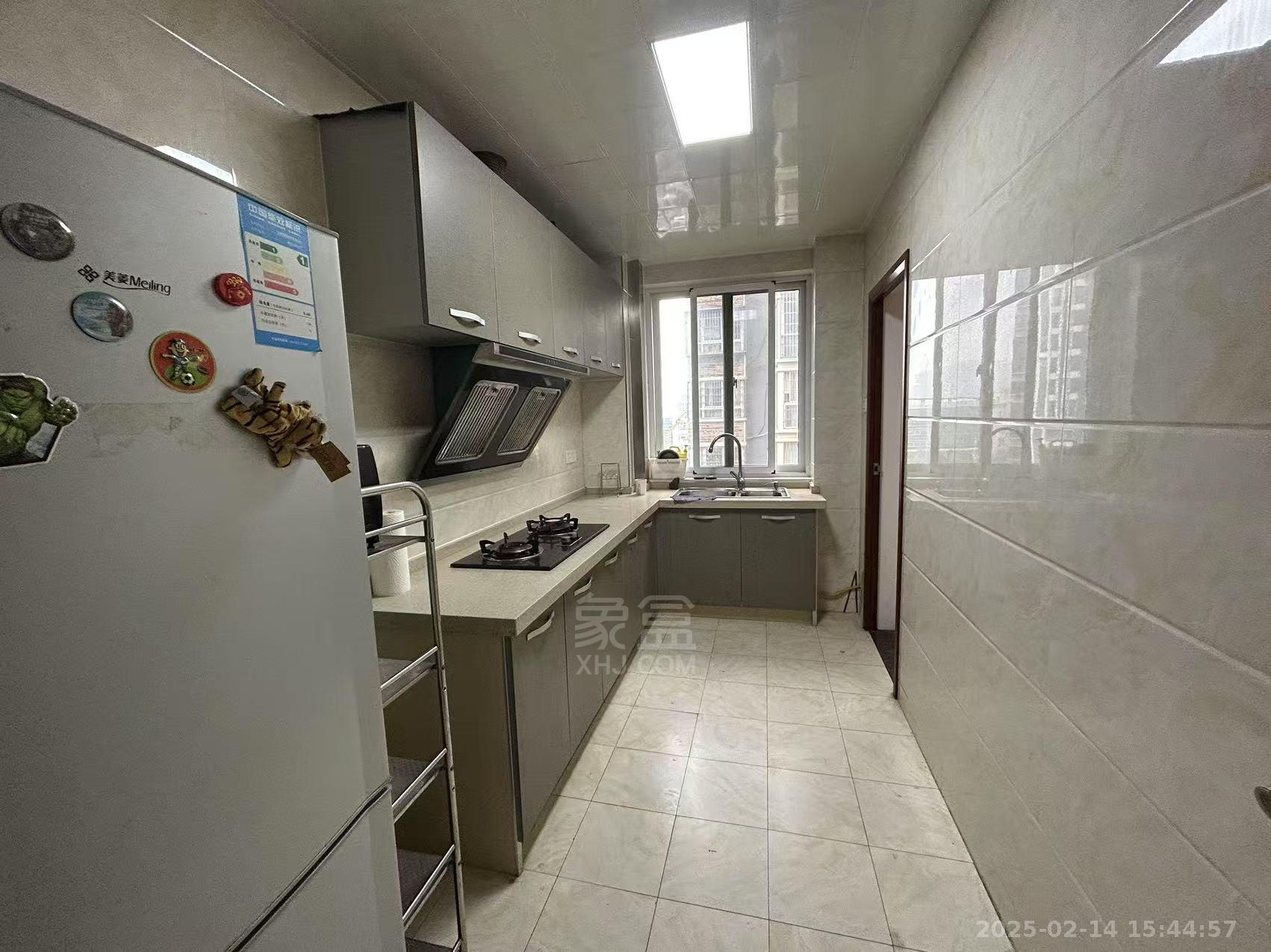 蓝筹公寓二期2-3栋 3室2厅2卫 1600.0元/月 蓝筹公寓二期2-3栋 3室2厅2卫 1600.0元/月室内图