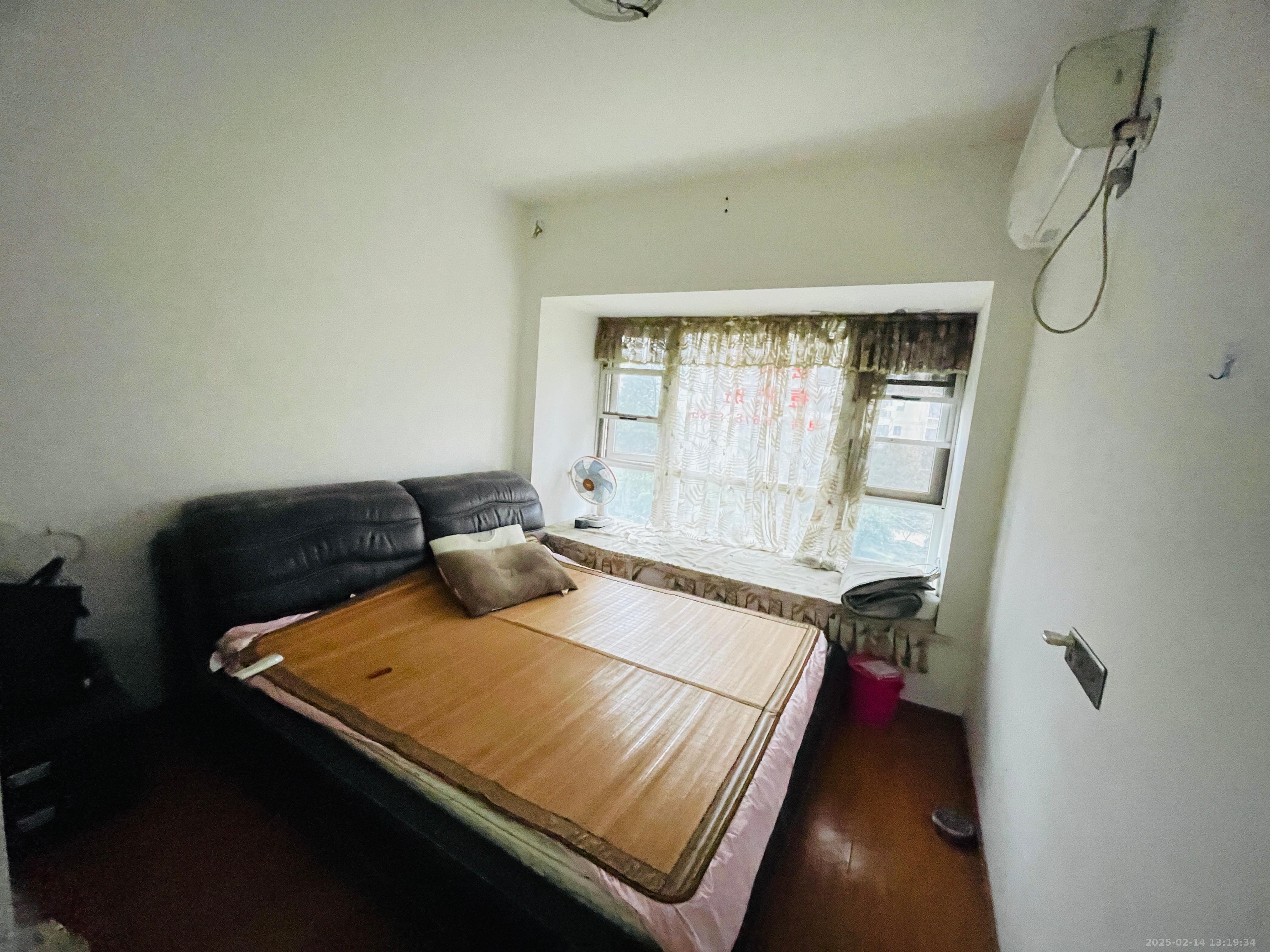 美的城二期  2室2厅1卫   1600.00元/月室内图