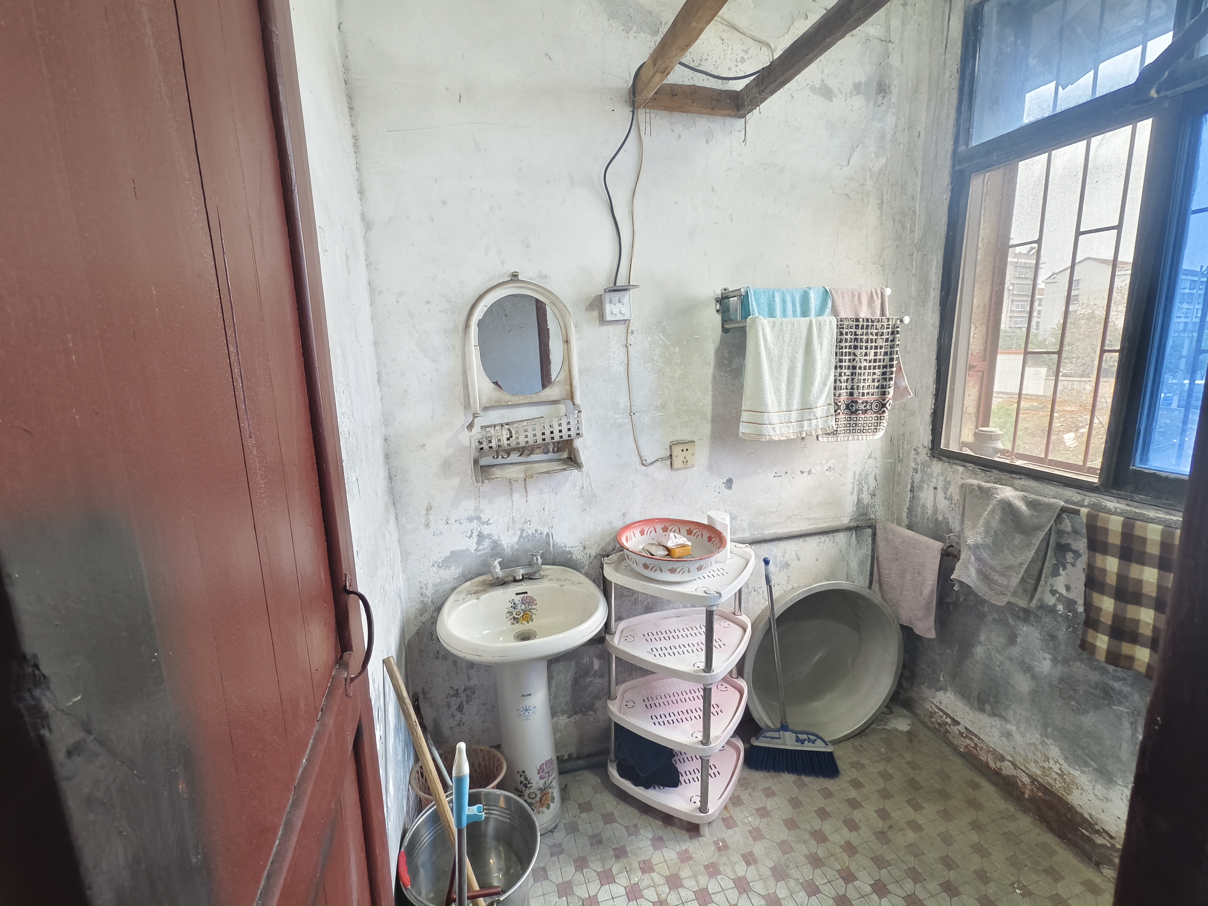 万富街 3室2厅1卫 18.8万 万富街 3室2厅1卫 18.8万客厅