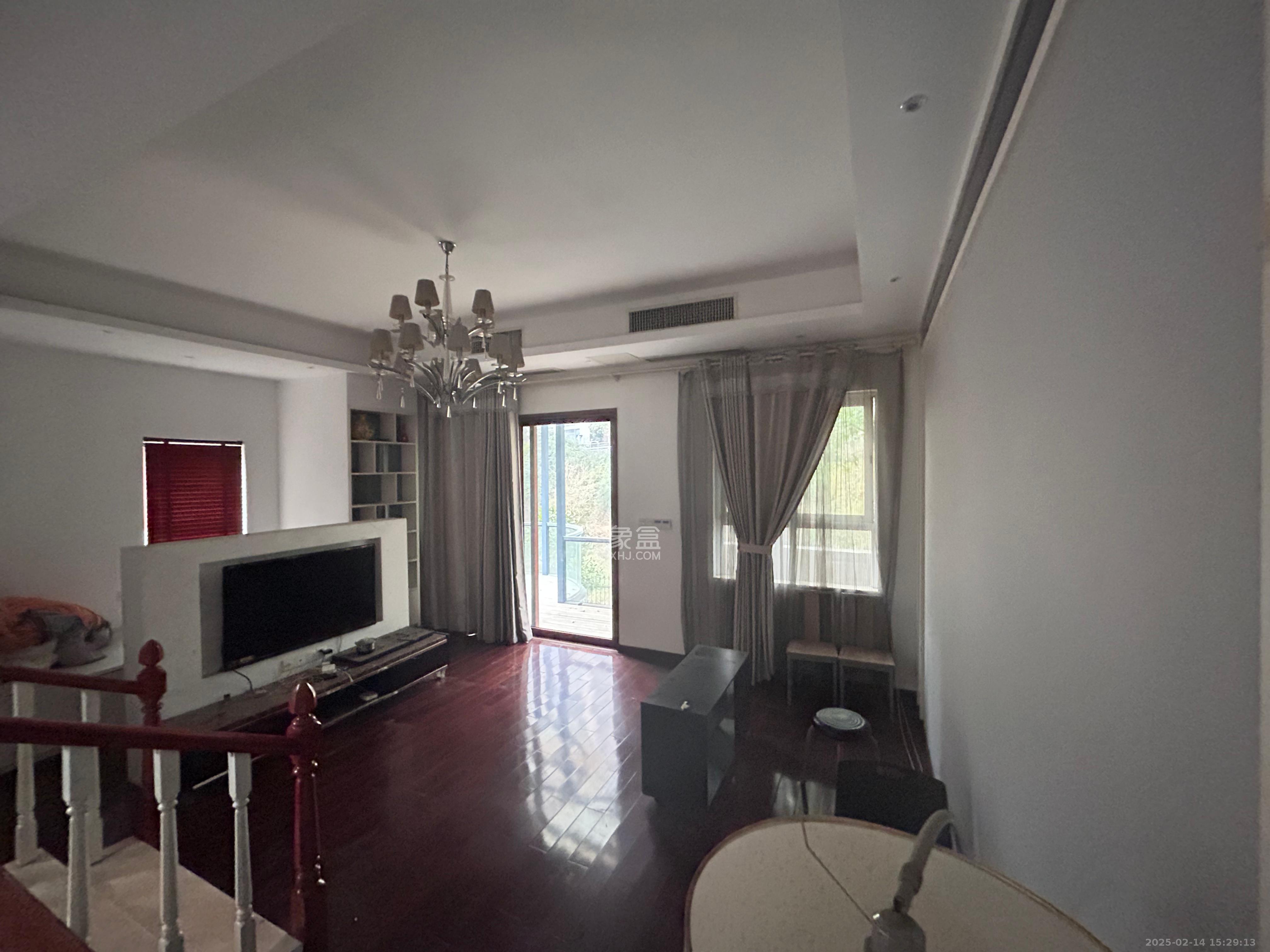 山水湾 4室2厅4卫 11000.0元/月 山水湾 4室2厅4卫 11000.0元/月室内图