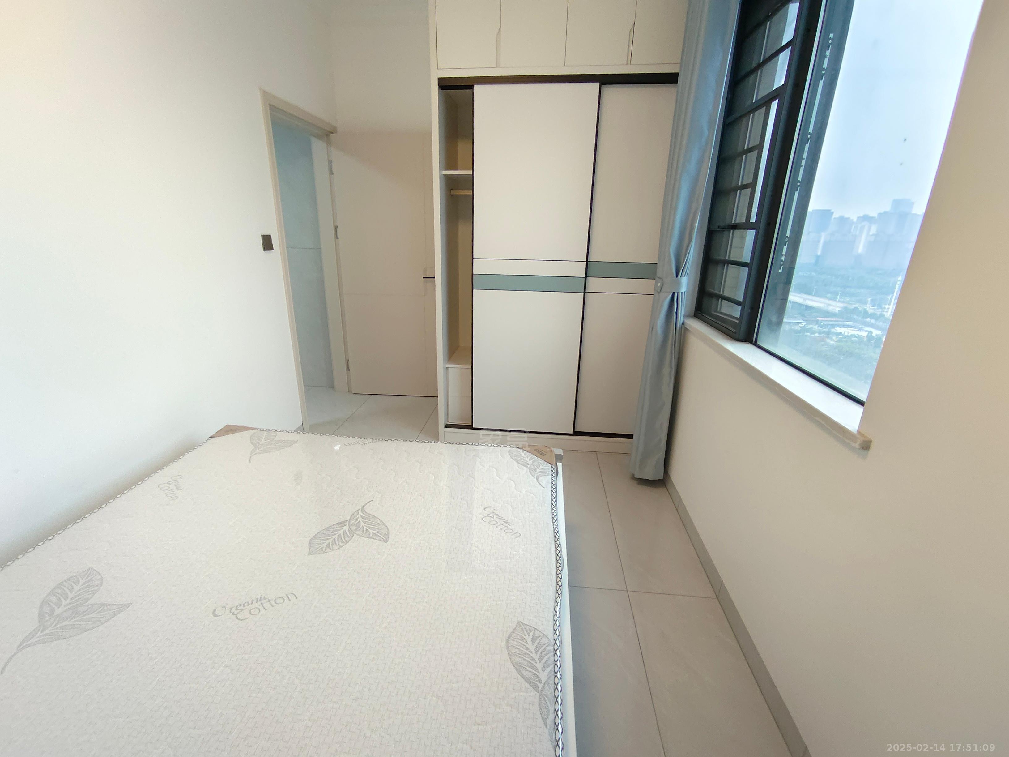 春藤公馆  3室2厅1卫    2200.0元/月 春藤公馆  3室2厅1卫    2200.0元/月室内图