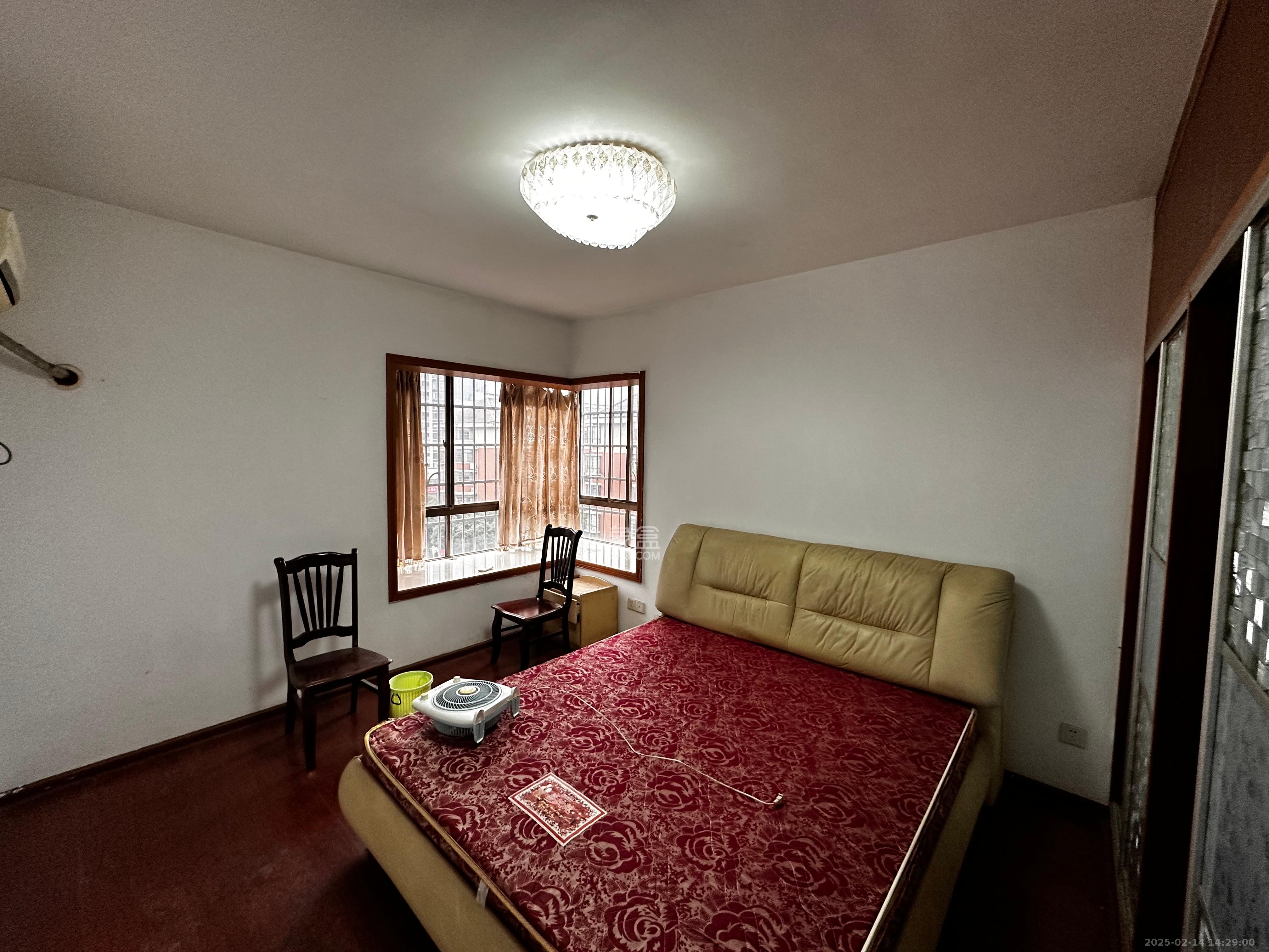 莲湖汽配城 1室2厅1卫 3200.0元/月 莲湖汽配城 1室2厅1卫 3200.0元/月室内图