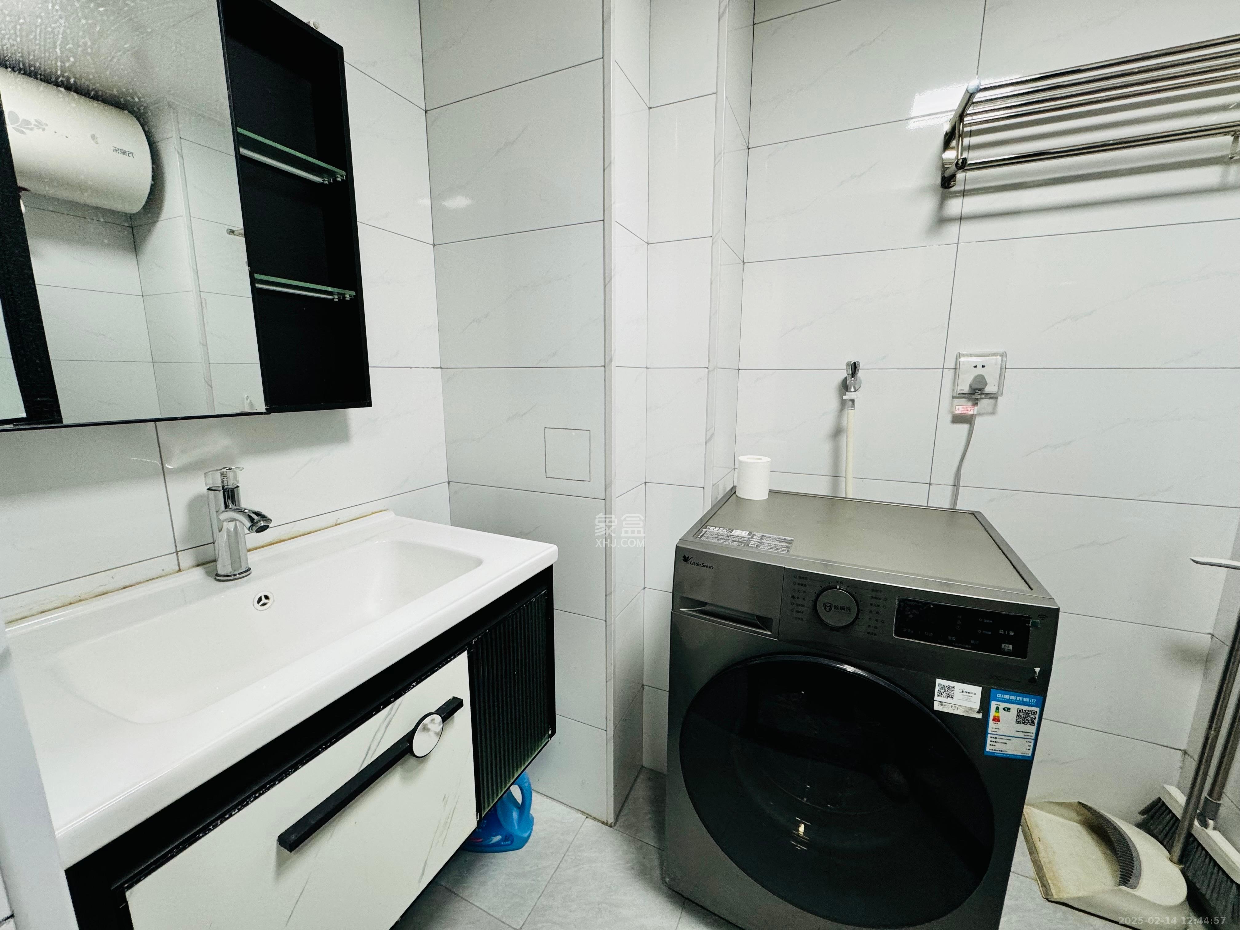 万润时光里 1室0厅0卫 2000.0元/月 万润时光里 1室0厅0卫 2000.0元/月室内图