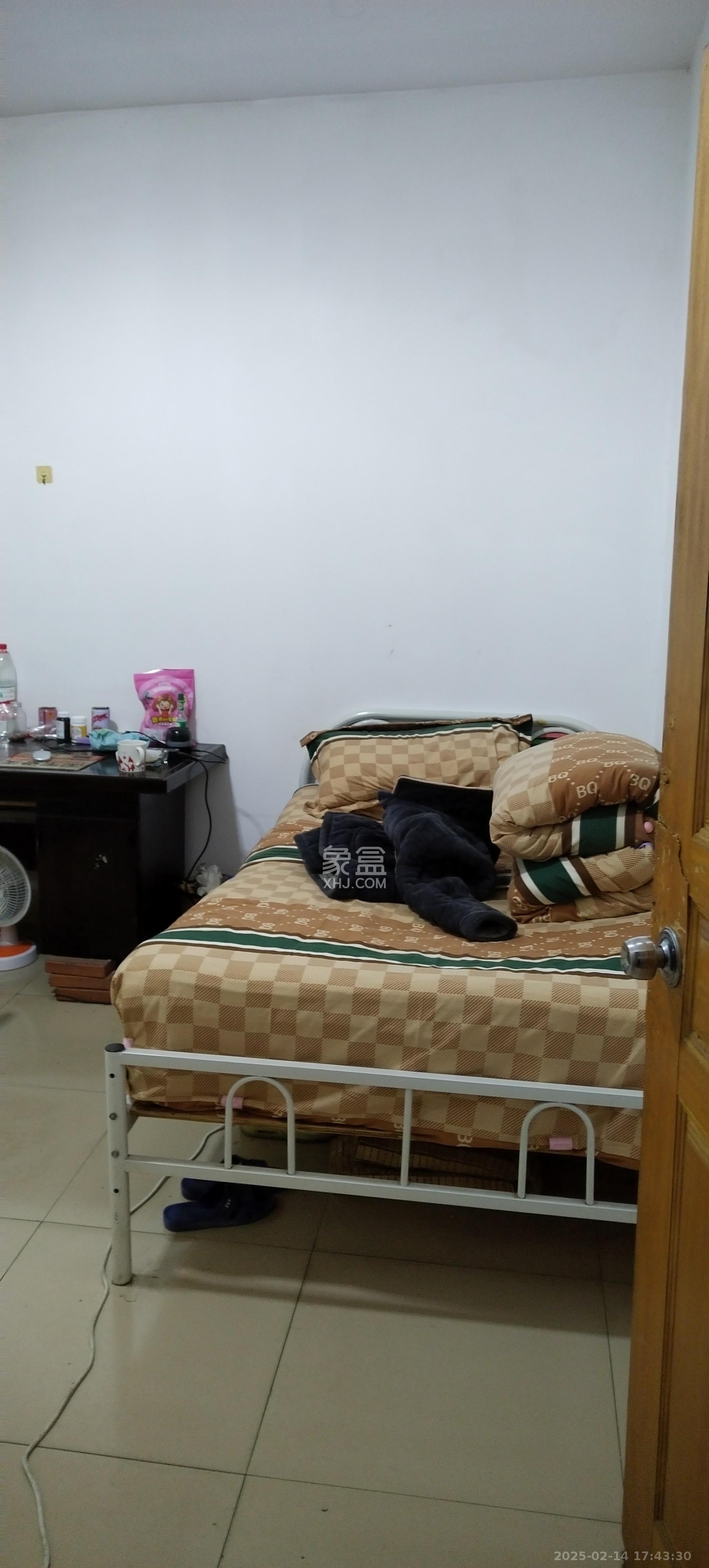 洞井商贸城 5室2厅2卫 2800.0元/月 洞井商贸城 5室2厅2卫 2800.0元/月室内图