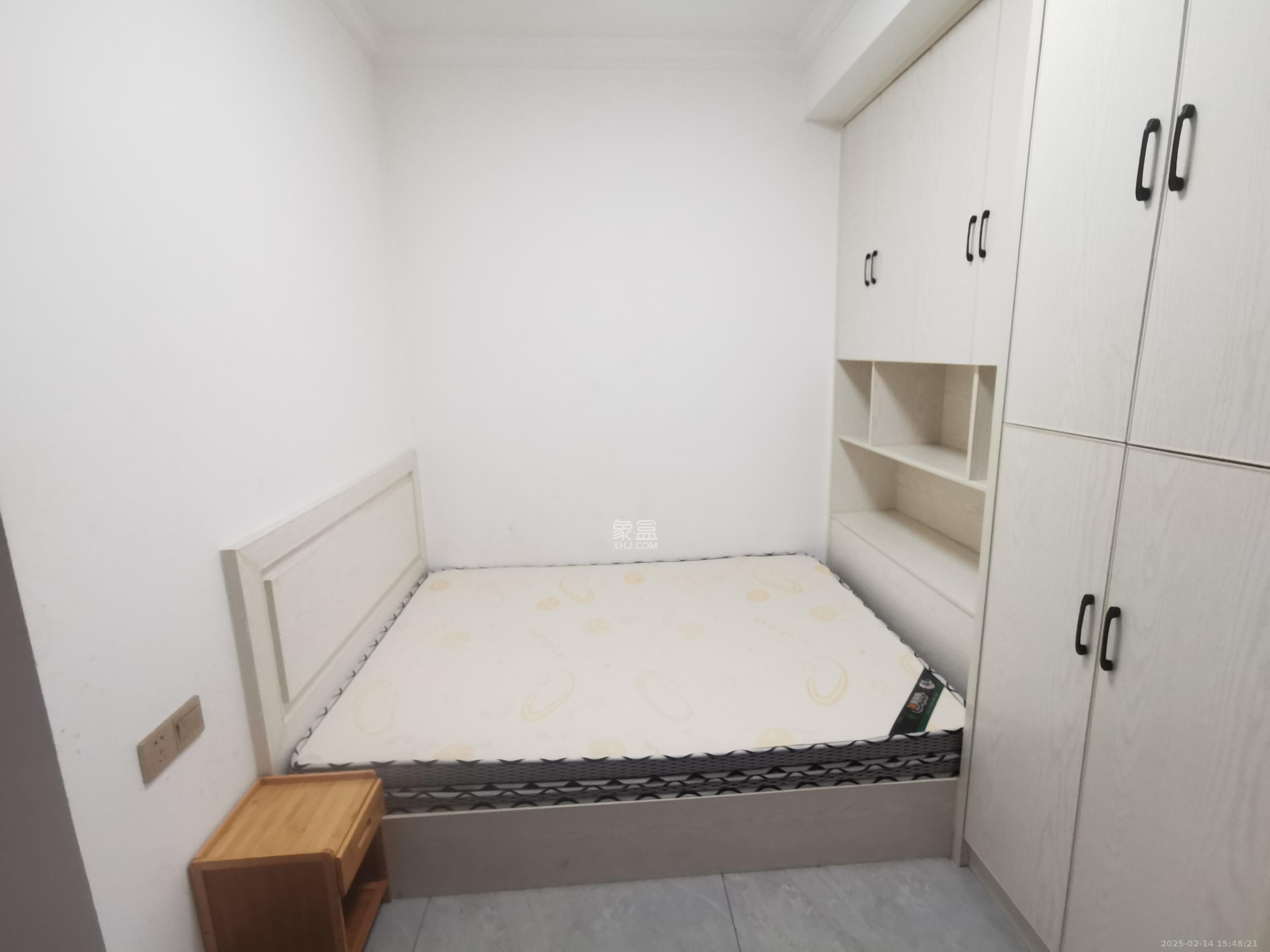 东宜新园  2室2厅1卫    2200.0元/月室内图