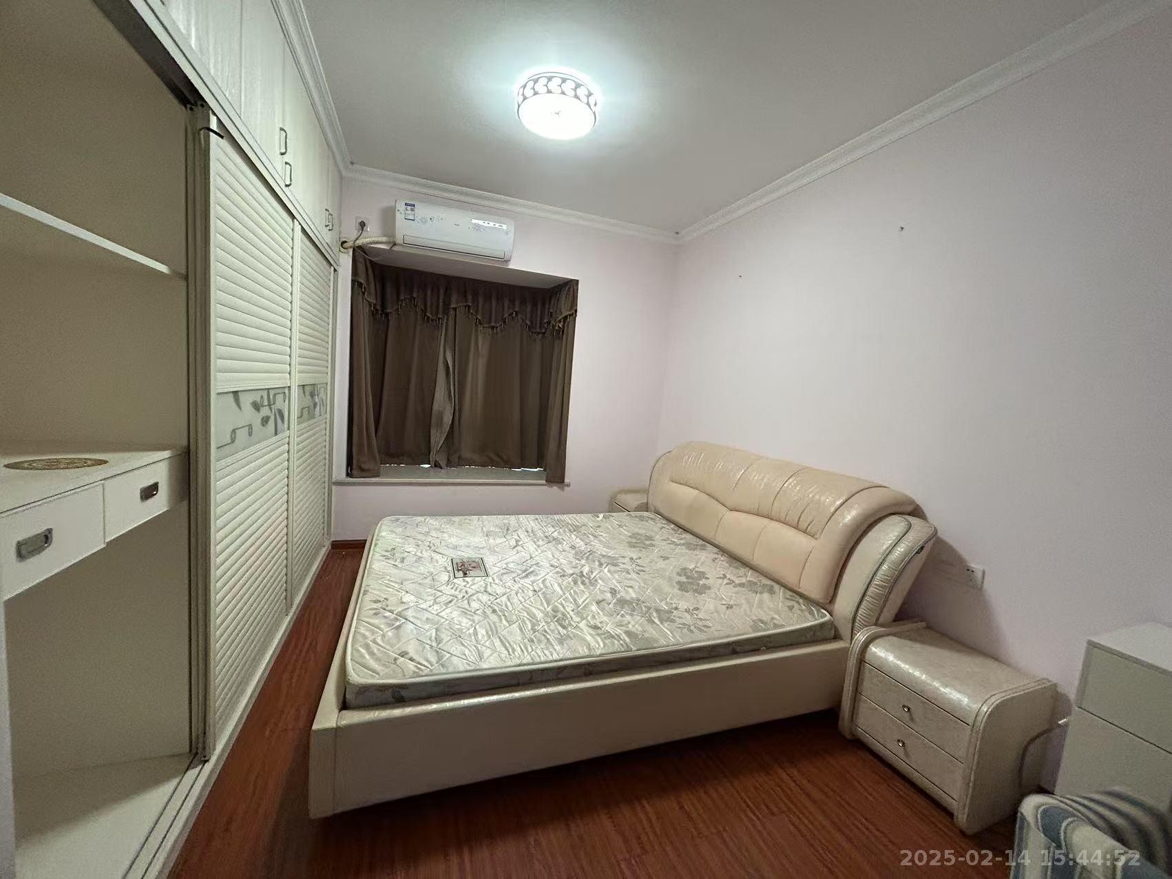 蓝筹公寓二期2-3栋 3室2厅2卫 1600.0元/月 蓝筹公寓二期2-3栋 3室2厅2卫 1600.0元/月室内图