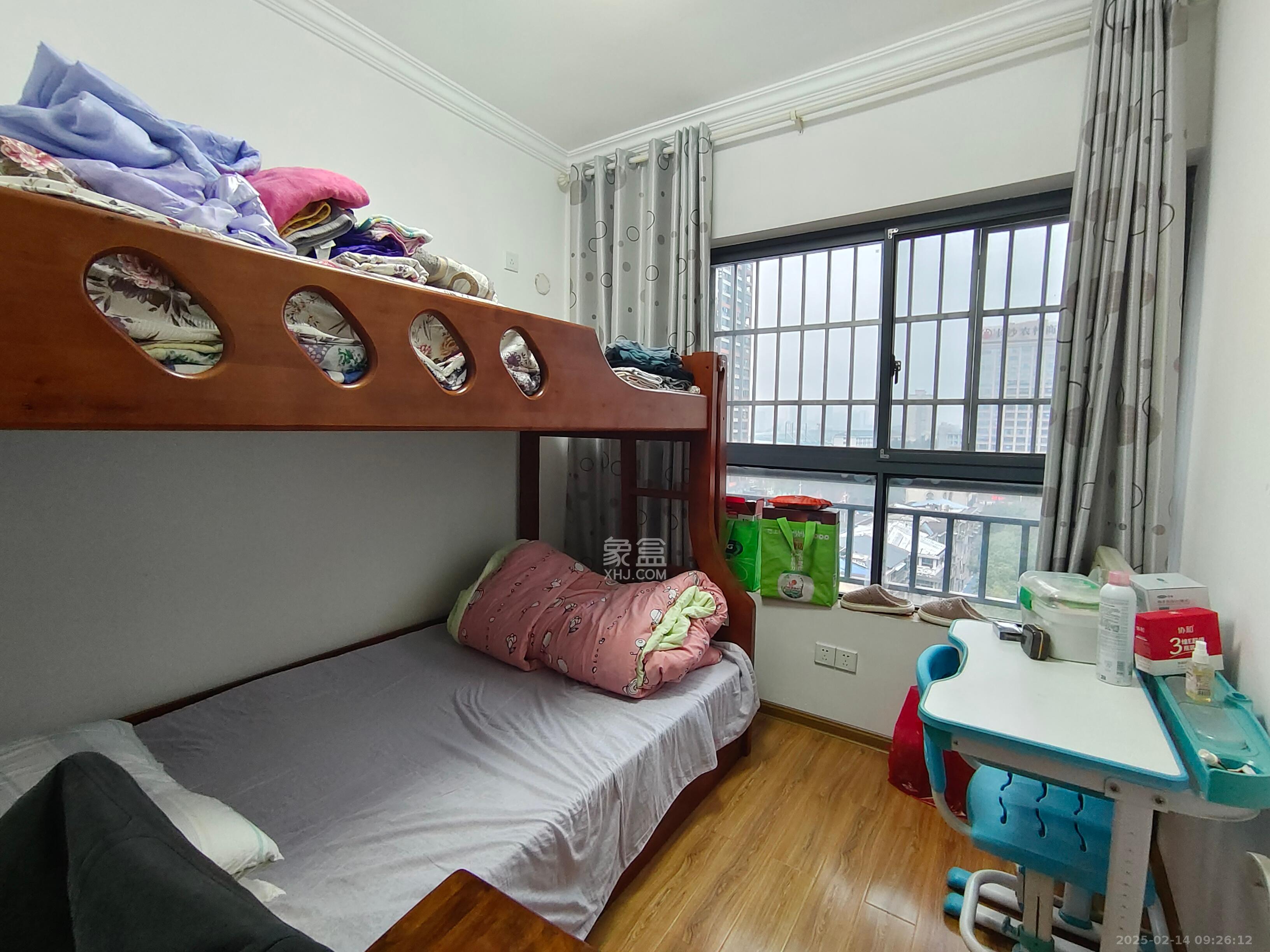 上峰苑(兰亭玥岛) 3室2厅1卫 2400.0元/月 上峰苑(兰亭玥岛) 3室2厅1卫 2400.0元/月室内图