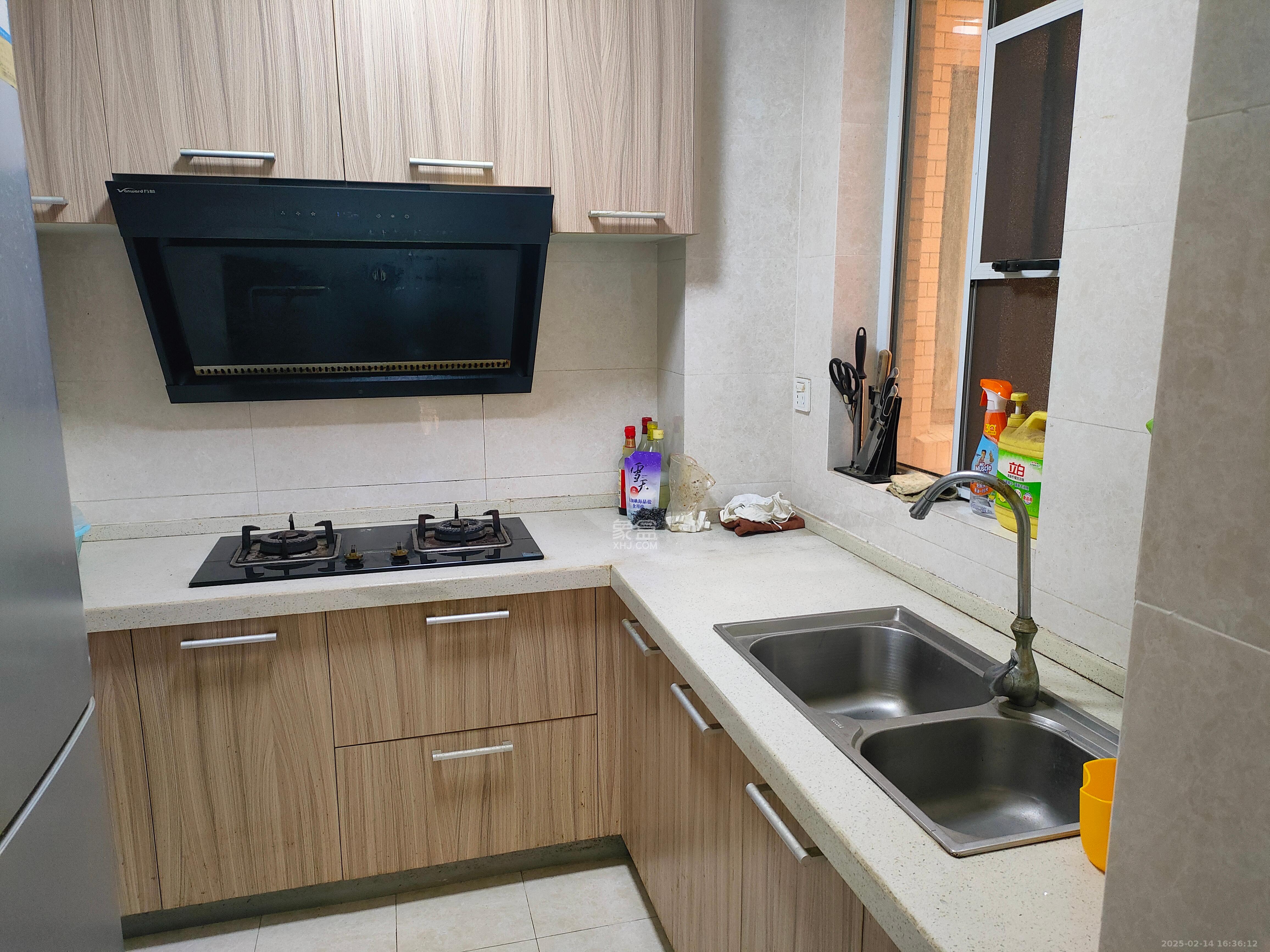 丽发新城  2室2厅1卫    1800.0元/月 丽发新城  2室2厅1卫    1800.0元/月室内图