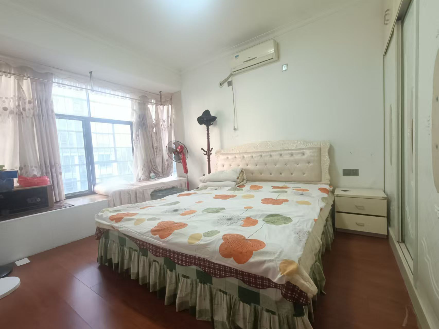 天地人和  2室2厅1卫    1200.0元/月室内图