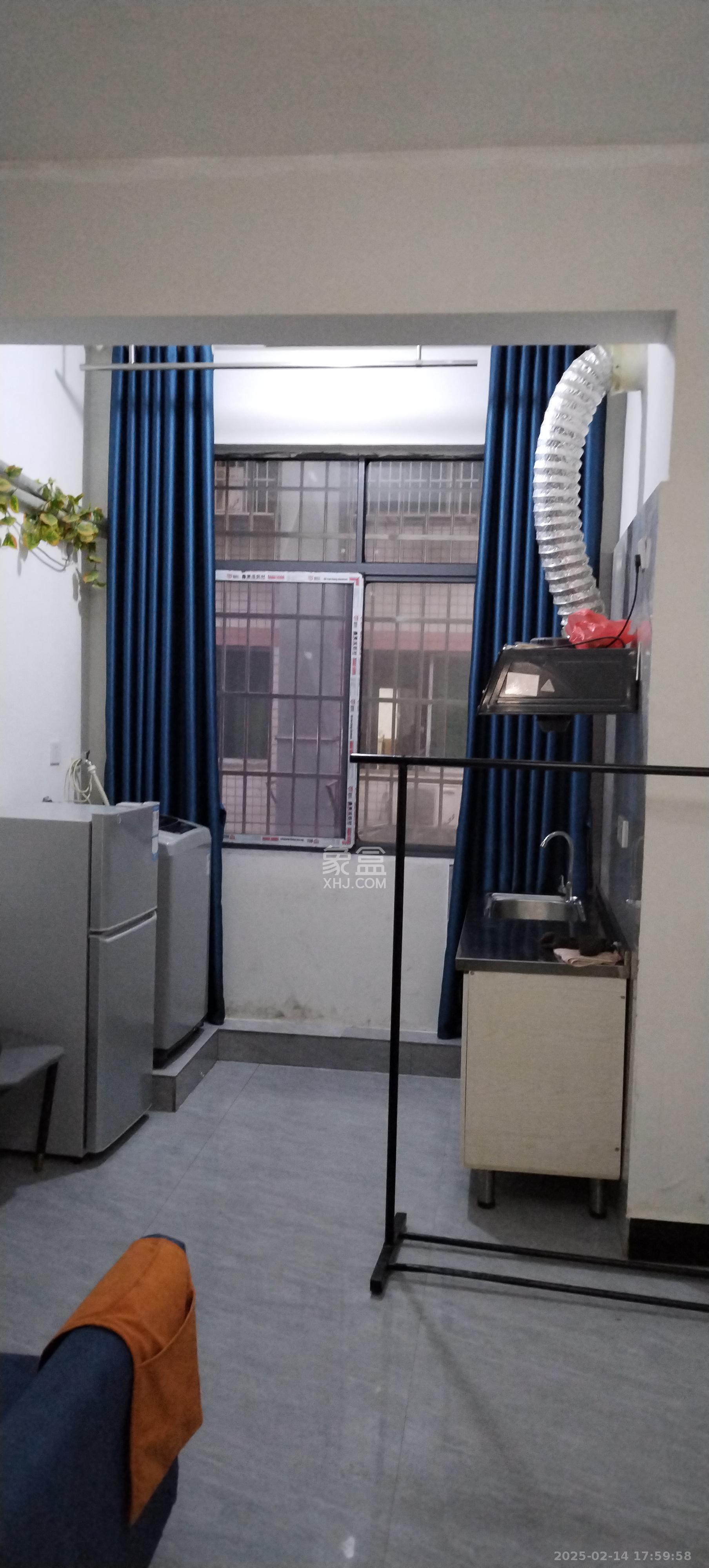 红星糖酒城 1室1厅1卫 1000.0元/月 红星糖酒城 1室1厅1卫 1000.0元/月室内图