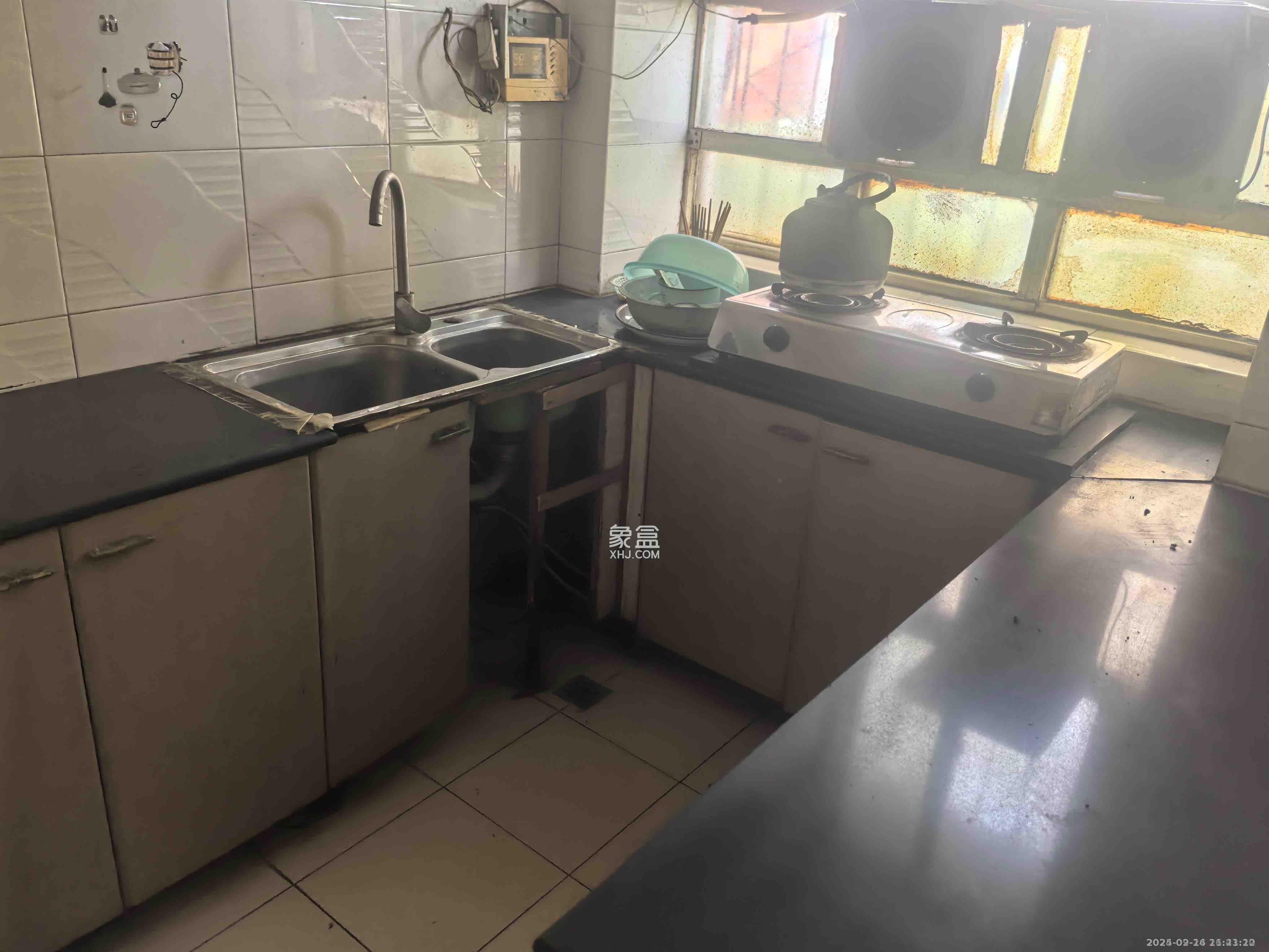 老灯泡厂宿舍(啤酒厂宿舍) 3室2厅1卫 2000.0元/月 老灯泡厂宿舍(啤酒厂宿舍) 3室2厅1卫 2000.0元/月室内图