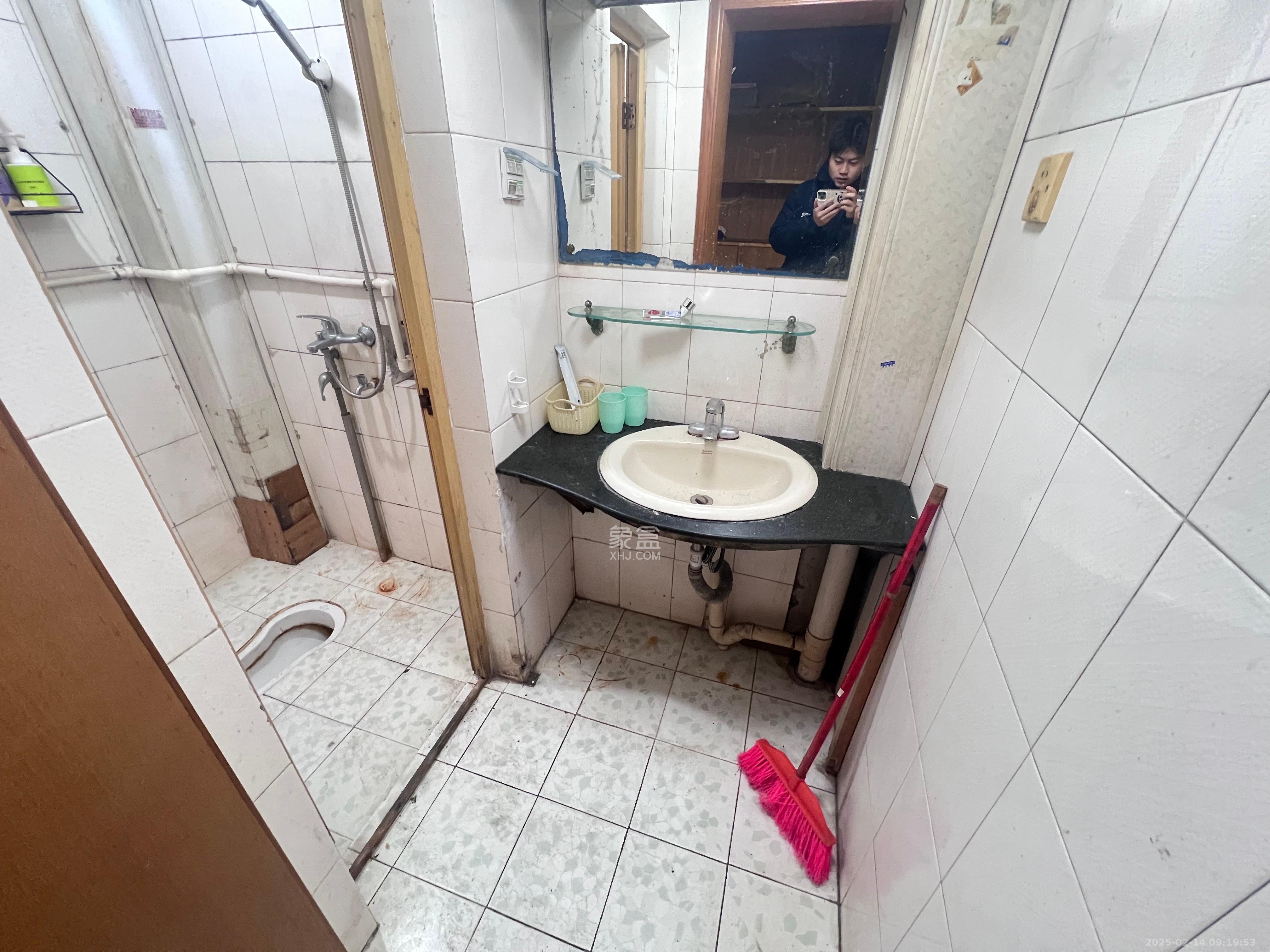 百纺大院宿舍 2室1厅1卫 950.0元/月 百纺大院宿舍 2室1厅1卫 950.0元/月室内图