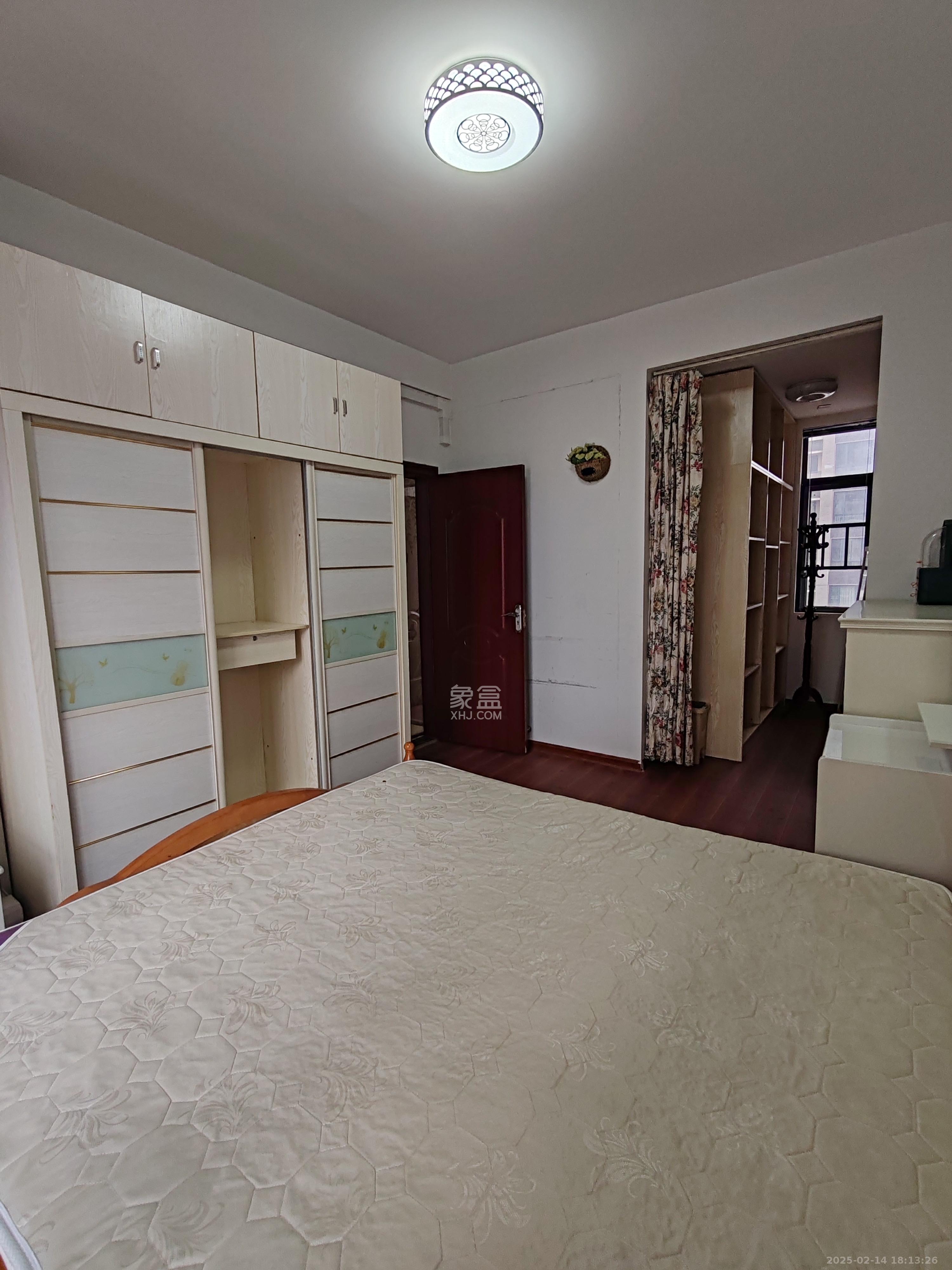 枫华府第  3室2厅1卫    2100.0元/月 枫华府第  3室2厅1卫    2100.0元/月室内图