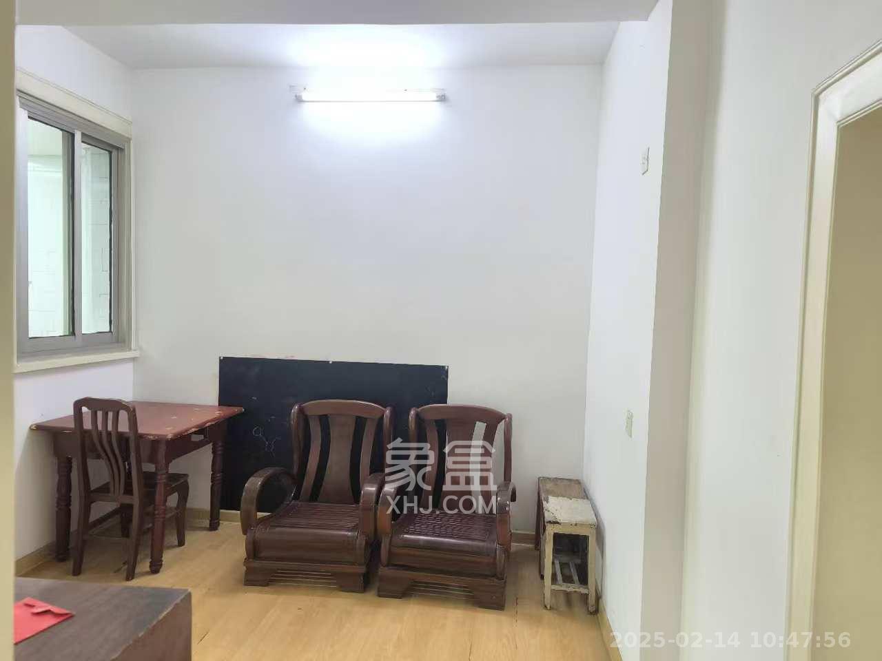 湖南省体育局单位宿舍（省体总会宿舍）  4室2厅1卫   3300.00元/月室内图