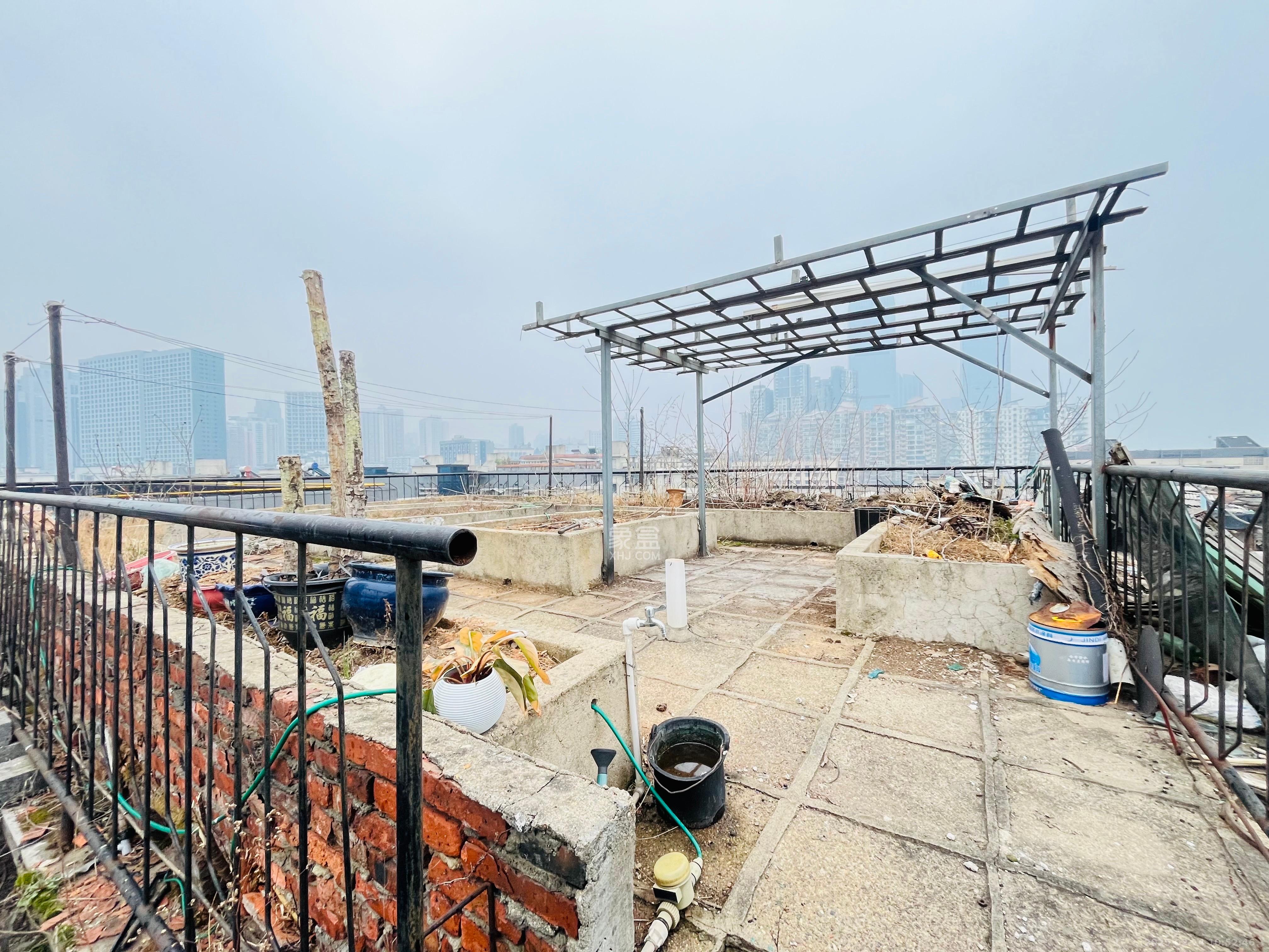 楚湘公寓 6室2厅2卫 5000.0元/月 楚湘公寓 6室2厅2卫 5000.0元/月室内图