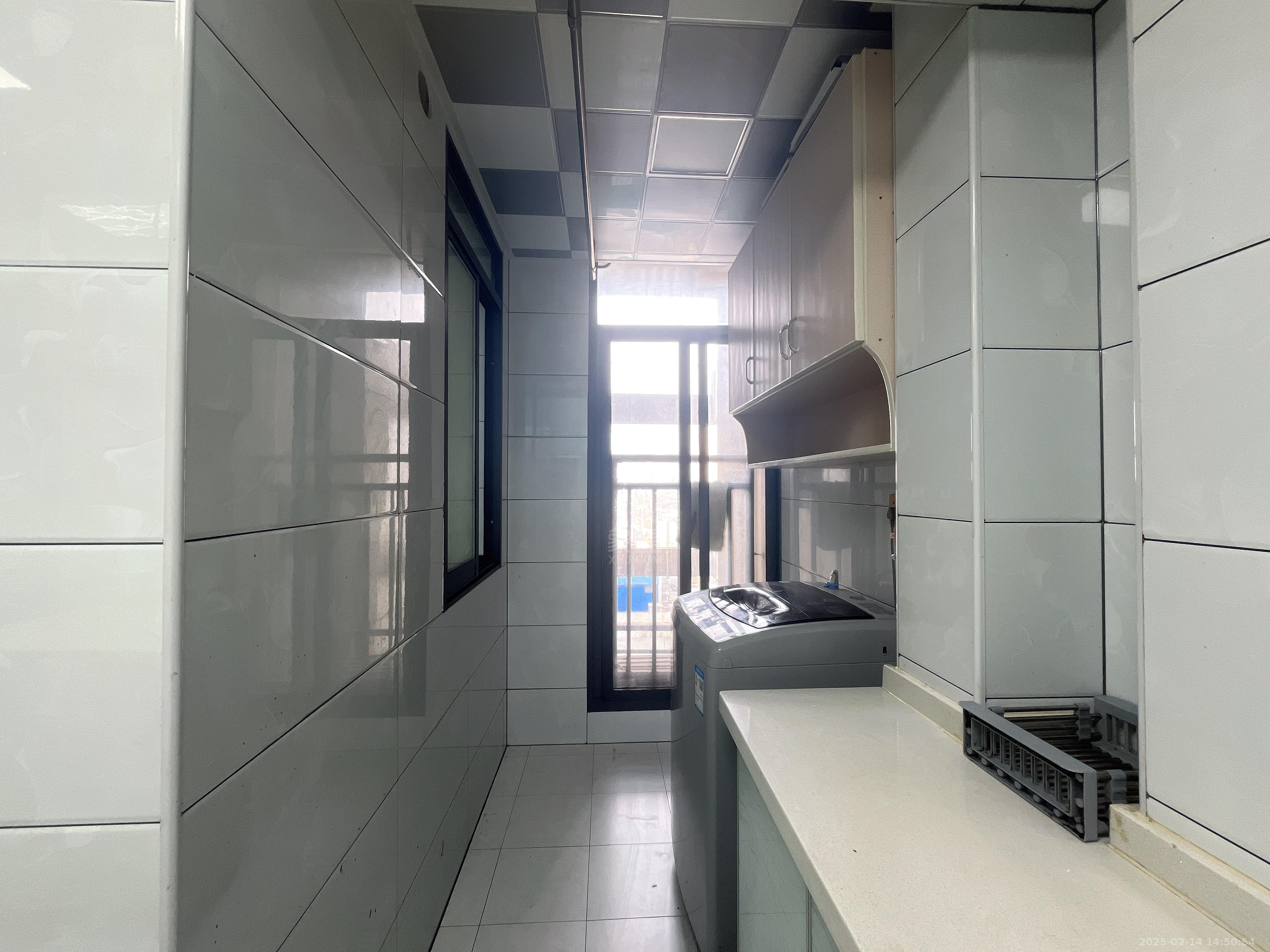 流金岁月-华晨国际 3室2厅1卫 2700.0元/月 流金岁月-华晨国际 3室2厅1卫 2700.0元/月室内图