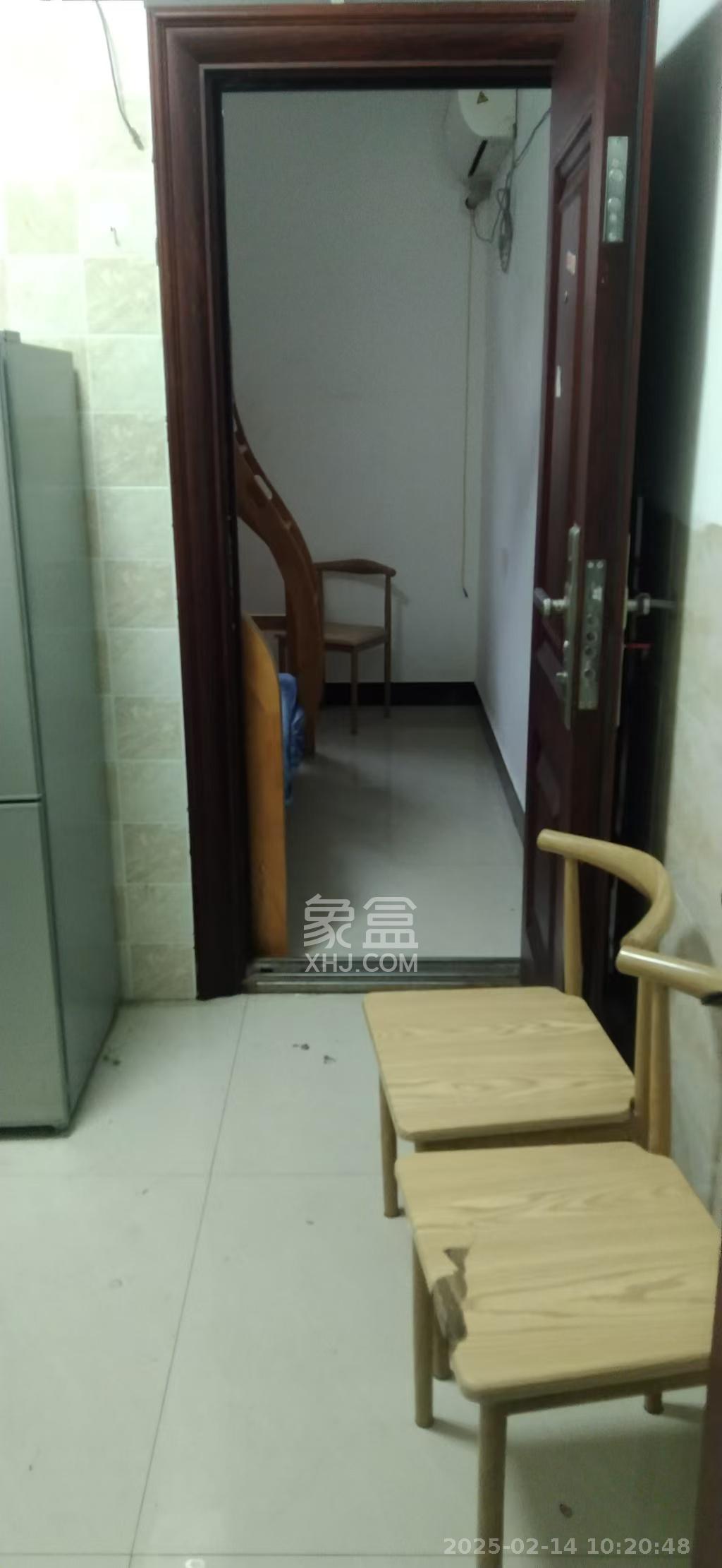 大桥三区 1室1厅1卫 1100.0元/月 大桥三区 1室1厅1卫 1100.0元/月室内图