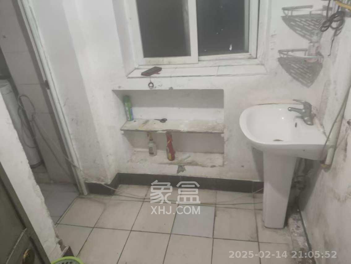 公交金盆小区 1室1厅1卫 1000.0元/月 公交金盆小区 1室1厅1卫 1000.0元/月室内图