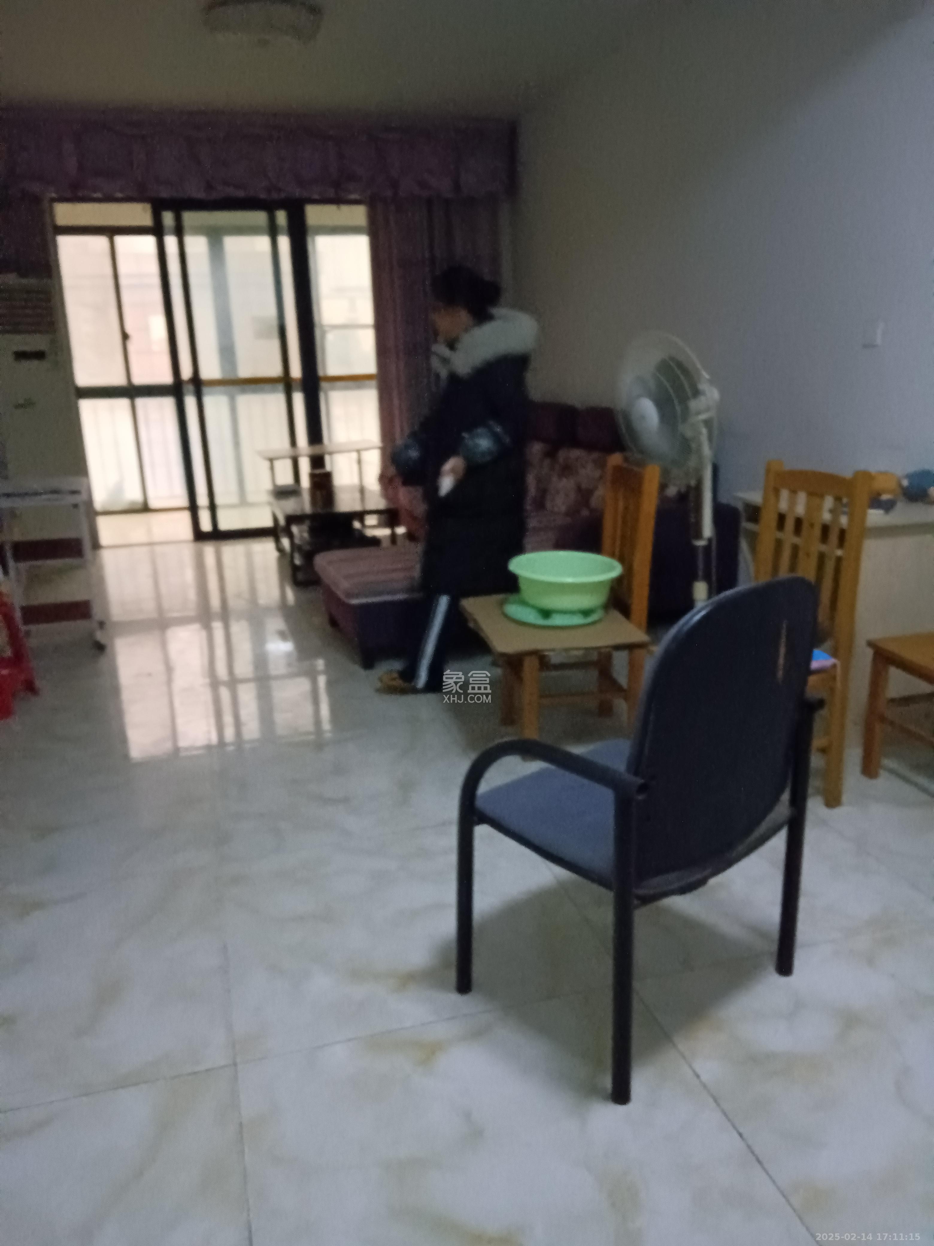 中南红领邦(红星嘉和苑) 3室1厅1卫 2500.0元/月 中南红领邦(红星嘉和苑) 3室1厅1卫 2500.0元/月室内图