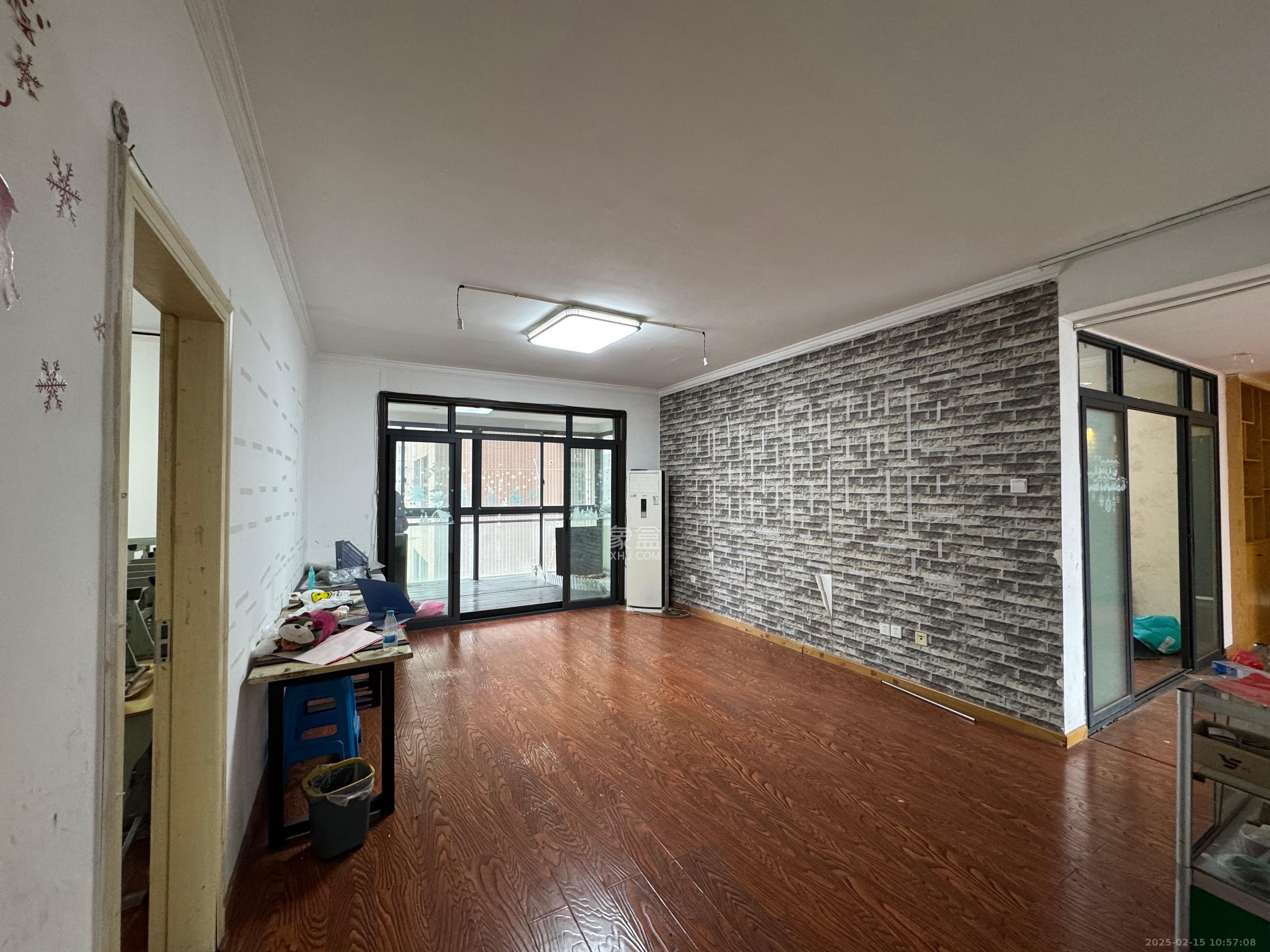 藏珑湖上国际花园 4室2厅2卫 3200.0元/月 藏珑湖上国际花园 4室2厅2卫 3200.0元/月室内图