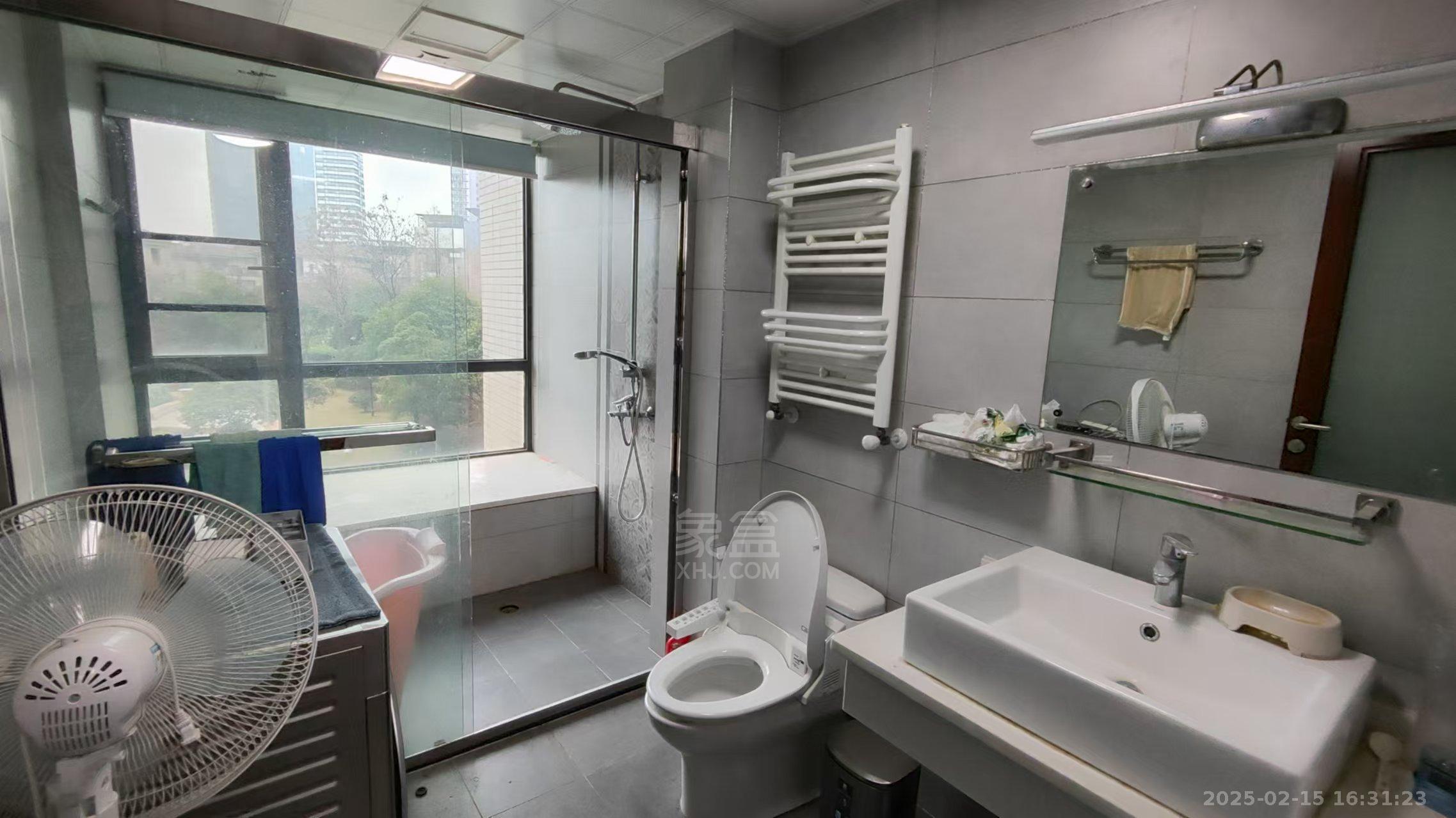 美的城一期 4室2厅2卫 2600.0元/月 美的城一期 4室2厅2卫 2600.0元/月室内图