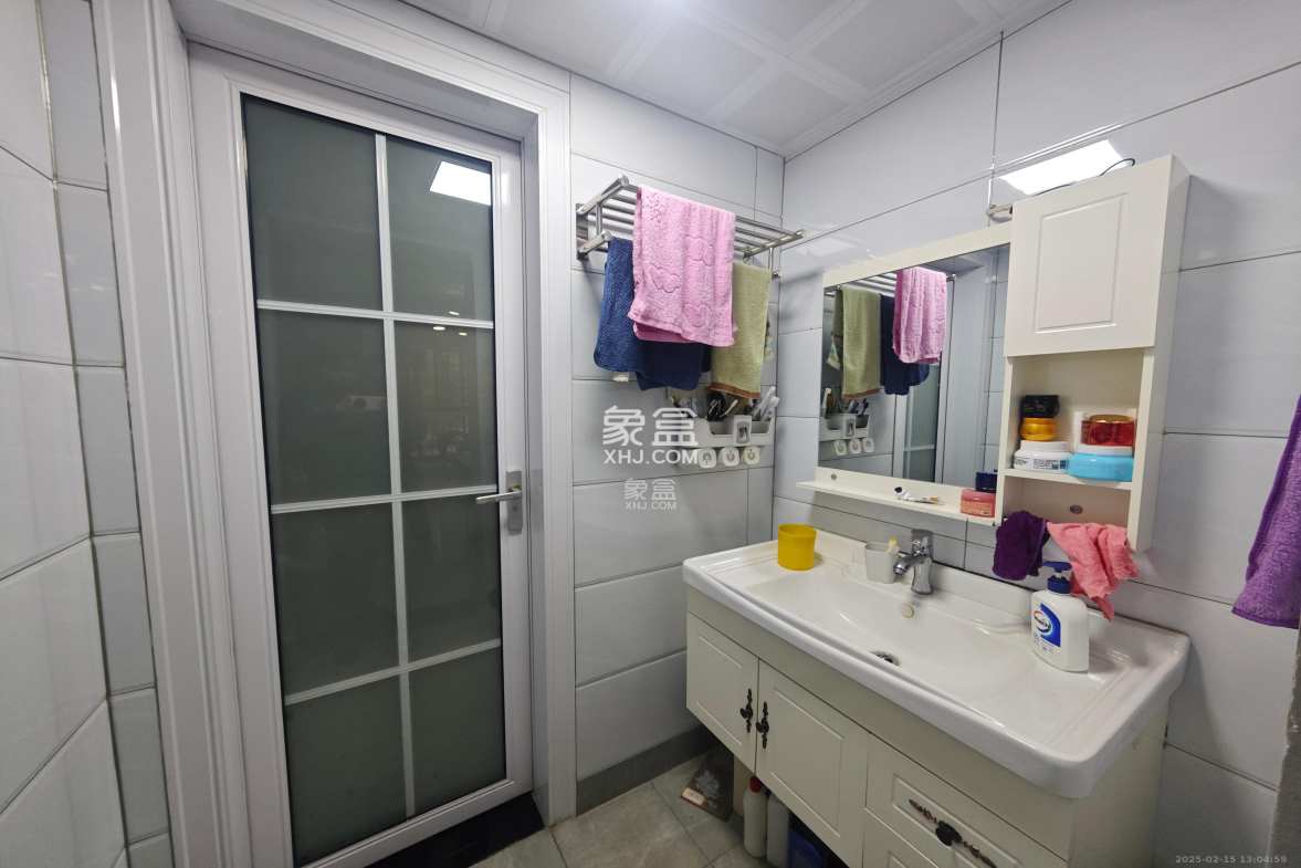 朝正美苑 3室2厅2卫 2600.0元/月 朝正美苑 3室2厅2卫 2600.0元/月室内图